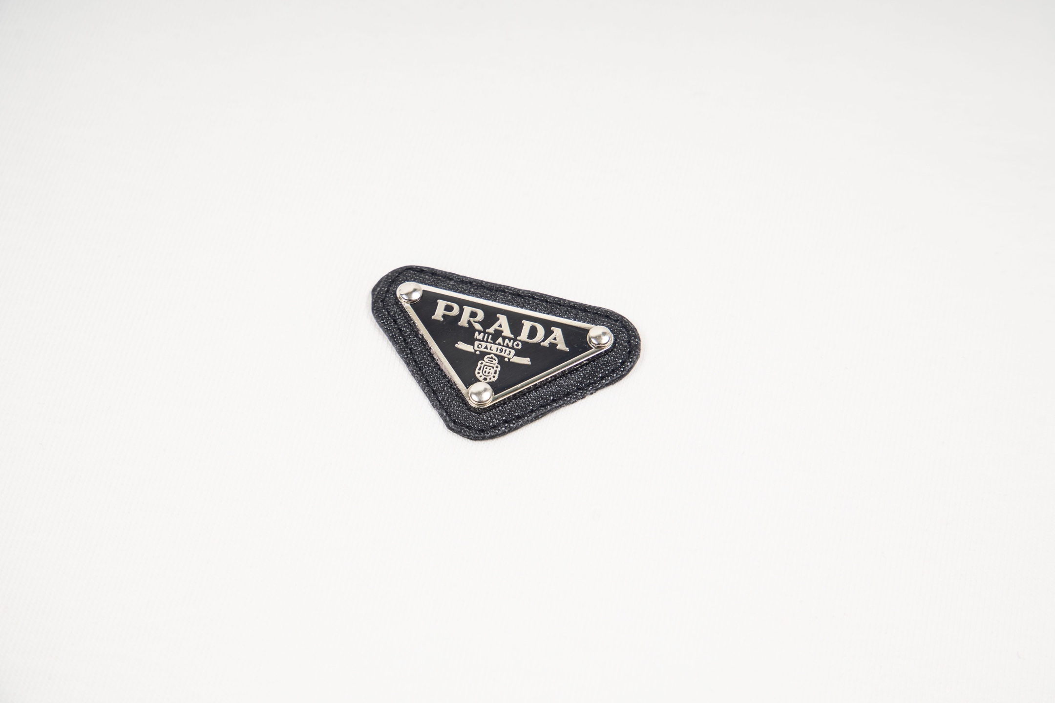 Prada Prada 普拉达三角圆领T恤短袖