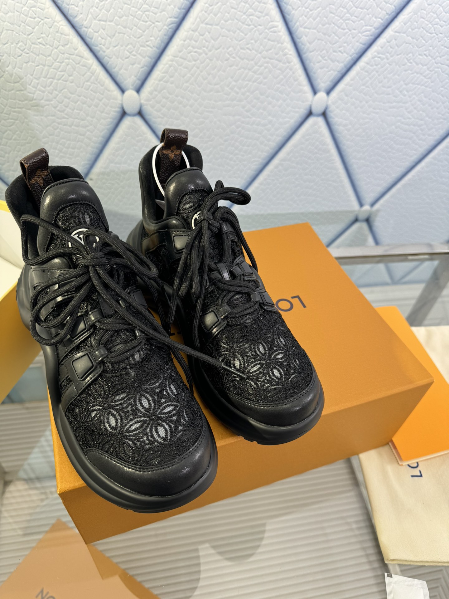 NO:886358,Loui* Vuitto*/Louis Vuitton - top version ~ furry shoes. Donkey brand strongly promotes new products, official website limited edition!  Purchase the original 1:1 accurate replica, the details are invincible, full of sincerity, imported customized original materials, the details are 100% restored, this effect cannot be achieved without the original!  LV’s best-looking women’s shoes in the past, don’t miss it!  Outsole TPU original sole Fabric imported high mercerized cow suede embossed Real wool lining/foot pads Size35-40 (41 customized, non-refundable and non-exchangeable), casual shoes/sports shoes, louis vuitton, louis vuitton, louis vuitton, louis vuitton, sneakers19860909Loui* Vuitto*/路易威登——顶级版本～毛毛鞋 驴牌力推新品,官网限定款！购入原版1:1精准复刻、细节很无敌、诚意满满、进口定制原版材质、细节百分百还原、没有原版是开不出这效果的！lv 历年来最好看的女鞋 千万不要错过！ 大底TPU原版底 面料进口高丝光牛反绒压花 内里真羊毛里/垫脚 Size35-40（41定制不退不换）,休闲鞋/运动鞋,louis vuitton,louis vuitton,louis vuitton,louis vuitton,sneakers,Women's Shoes