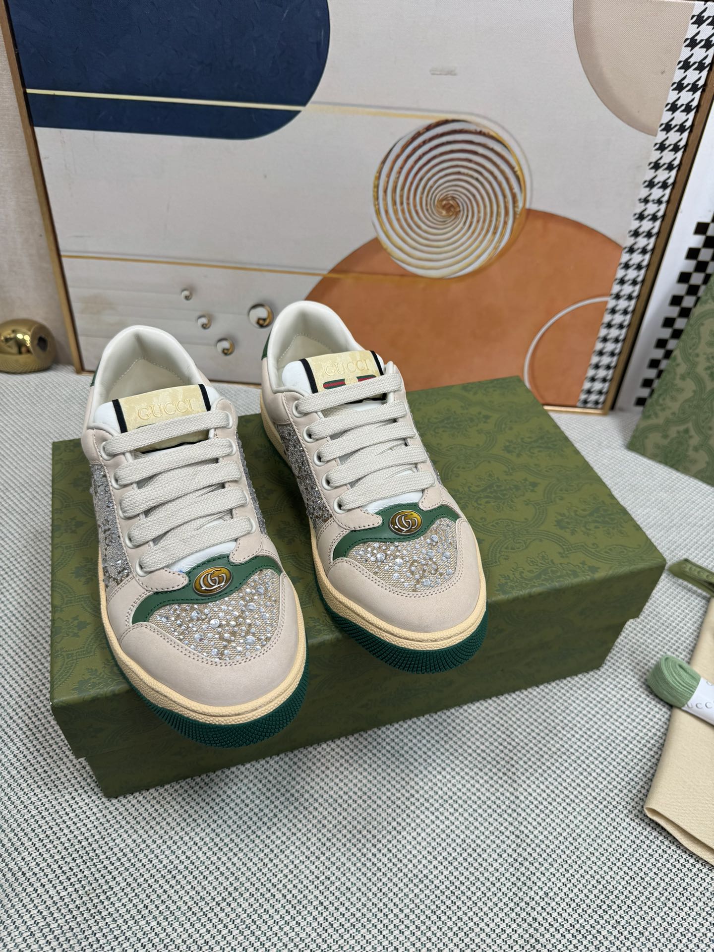 NO:235866,Gucci diamond shoes———— Purchase version NFC with scanning code chip High-quality series of old dirty shoes - the hot products of the year are coming!  Nine out of ten to ten must be sold, new colors are added - the ultimate version of the market!  Buy the original version to develop... Fabric Material, Outsole, Compare the details at will!  The mold-opening temperament is a world-class replica diamond chain... Metal cherry pendant... Metal versatile crystal cylindrical mark... Gucci original customized narrow webbing... Super flash series - flash diamond chain. Cherry decoration can be detached, one to two to match, highlighting personality. Exclusive colored cowhide fabric. Handmade and old, very textured and has a sense of high-end!  The workmanship details can be reflected, and no one line is missed. The original towel cloth is delicate, soft, more comfortable and breathable, private molded steel stamped two colors, bagging process, Goodyear edge locking method, fabric: original imported high-quality cloth/silk cowhide, outsole: original TPU sole (the lower layer is wide, the upper layer is narrow) European version supporting packaging... Women's model 35-40 (34 41 custom made without return), casual shoes/sports shoes, gucci, sneakers, cowhide19860909Gucci钻鞋————代购版本 NFC带扫码芯片 高品质系列做旧小脏鞋-年爆款来袭！ 十转九卖必上款 新色加推-市场终极版本！ 购原版开发….面料 材质 大底 细节任意对比！ 开模气质世奇一比一精复刻水钻链.....金属樱桃吊坠……金属百搭水晶圆柱形标……Gucci原版定制窄织带…… 超闪系列—闪钻链.樱桃装饰可拆卸,一变二任意搭配,彰扬个性 专属擦色牛皮面料.手工做旧非常有质感,自带高级感！ 做工细节图可体现,不放过一条线. 原版毛巾布里细腻柔软更舒适透气,私模钢印双色 套包工艺 固特异锁边做法 面料:原版进口高品质布/丝绸牛皮 大底:原版TPU大底(下层宽,上层窄) 欧版配套包装…… 女款35—40（34 41定做不退换）,休闲鞋/运动鞋,gucci,sneakers,cowhide,Women's Shoes