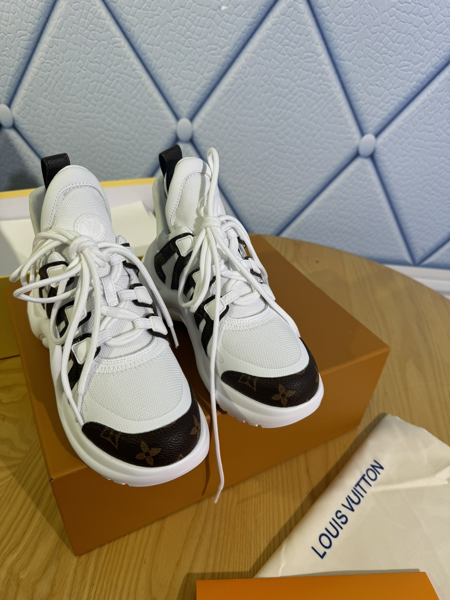 NO:886412,Loui* Vuitto*/Louis Vuitton - top version ~ furry shoes. Donkey brand strongly promotes new products, official website limited edition!  Purchase the original 1:1 accurate replica, the details are invincible, full of sincerity, imported customized original materials, the details are 100% restored, this effect cannot be achieved without the original!  LV’s best-looking women’s shoes in the past, don’t miss it!  Outsole TPU original sole Fabric imported high mercerized cow suede embossed Real wool lining/foot pads Size35-40 (40.41 customized, non-refundable and non-exchangeable), casual shoes/sports shoes, louis vuitton, louis vuitton, louis vuitton, louis vuitton, sneakers19860909Loui* Vuitto*/路易威登——顶级版本～毛毛鞋 驴牌力推新品,官网限定款！购入原版1:1精准复刻、细节很无敌、诚意满满、进口定制原版材质、细节百分百还原、没有原版是开不出这效果的！lv 历年来最好看的女鞋 千万不要错过！ 大底TPU原版底 面料进口高丝光牛反绒压花 内里真羊毛里/垫脚 Size35-40（40.41定制不退不换）,休闲鞋/运动鞋,louis vuitton,louis vuitton,louis vuitton,louis vuitton,sneakers,Women's Shoes