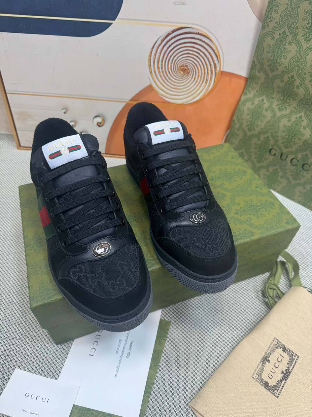 NO:439615,Gucci diamond shoes———— Purchase version NFC with scanning code chip High-quality series of old dirty shoes - the hot products of the year are coming!  Nine out of ten to ten must be sold, new colors are added - the ultimate version of the market!  Buy the original version to develop... Fabric Material, Outsole, Compare the details at will!  The mold-opening temperament is a world-class replica diamond chain... Metal cherry pendant... Metal versatile crystal cylindrical mark... Gucci original customized narrow webbing... Super flash series - flash diamond chain. Cherry decoration can be detached, one to two to match, highlighting personality. Exclusive colored cowhide fabric. Handmade and old, very textured and has a sense of high-end!  The workmanship details can be reflected, and no one line is missed. The original towel cloth is delicate, soft, more comfortable and breathable, private molded steel stamped two colors, bagging process, Goodyear edge locking method, fabric: original imported high-quality cloth/silk cowhide, outsole: original TPU sole (the lower layer is wide, the upper layer is narrow) European version supporting packaging... Women's model 35-40 (34 41 custom made without return), casual shoes/sports shoes, gucci, sneakers, cowhide19860909Gucci钻鞋————代购版本 NFC带扫码芯片 高品质系列做旧小脏鞋-年爆款来袭！ 十转九卖必上款 新色加推-市场终极版本！ 购原版开发….面料 材质 大底 细节任意对比！ 开模气质世奇一比一精复刻水钻链.....金属樱桃吊坠……金属百搭水晶圆柱形标……Gucci原版定制窄织带…… 超闪系列—闪钻链.樱桃装饰可拆卸,一变二任意搭配,彰扬个性 专属擦色牛皮面料.手工做旧非常有质感,自带高级感！ 做工细节图可体现,不放过一条线. 原版毛巾布里细腻柔软更舒适透气,私模钢印双色 套包工艺 固特异锁边做法 面料:原版进口高品质布/丝绸牛皮 大底:原版TPU大底(下层宽,上层窄) 欧版配套包装…… 女款35—40（34 41定做不退换）,休闲鞋/运动鞋,gucci,sneakers,cowhide,Women's Shoes