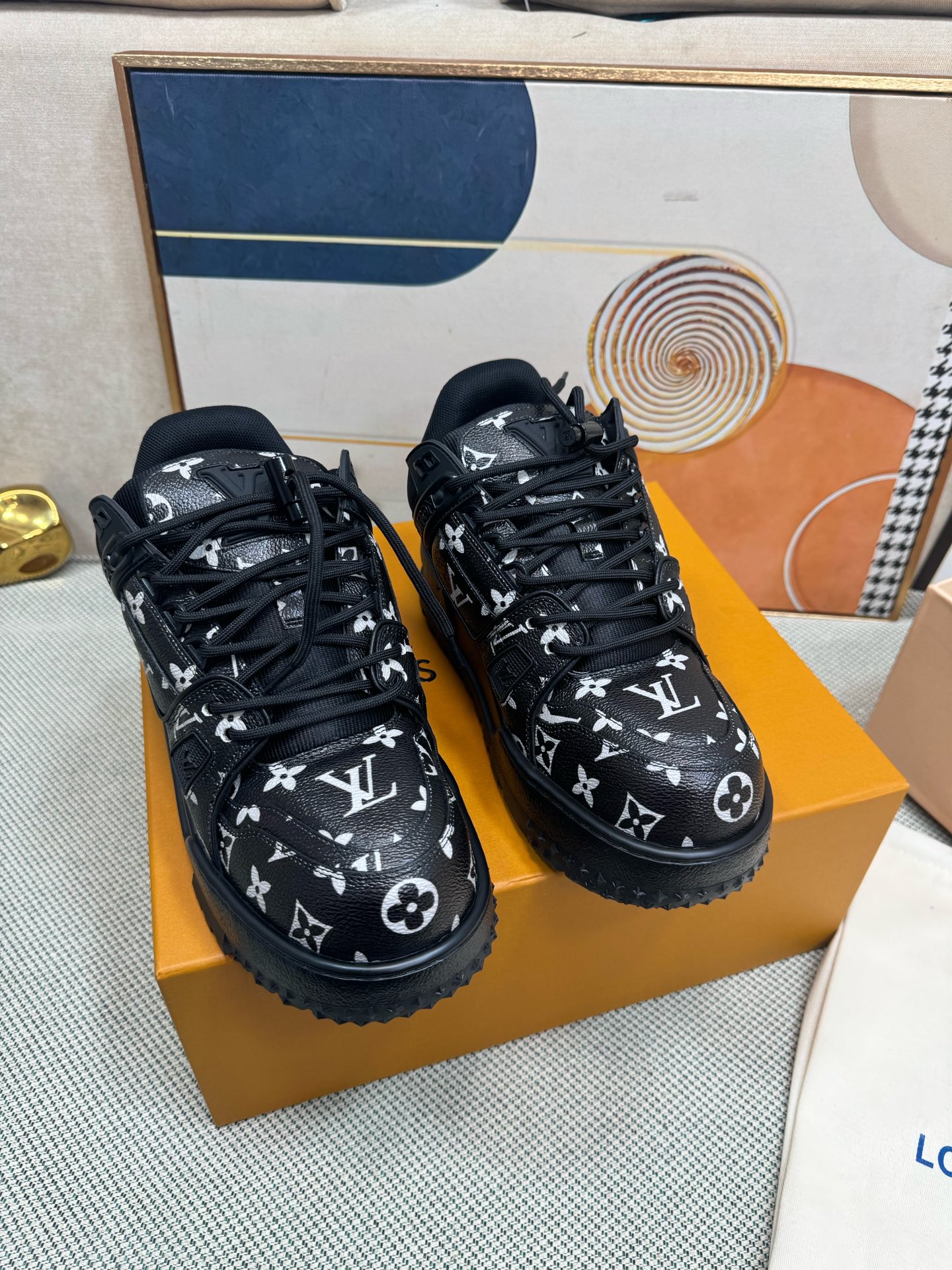 NO:235869,Pang Ding Purchase Quality Couple Model LV~ Louis Vuitton by Virgin Abloh's best-looking sneakers, promoting new products, and limited-edition retro basketball sneakers on the official website!  High and low gangs all spent a lot of money to buy the original version with accurate reproduction of 1:1, the details are invincible, the sincerity is full of imported custom original cowhide, the original version is consistent with the packaging method, the details are 100% restored, the private model customized original integrated TPU bottom is different from other companies, and this effect cannot be achieved without the original version!  L The best men's shoes in the past, don't miss them!  Size38-44 (men's 38 45 46 customized without return), casual shoes/sports shoes, louis vuitton, louis vuitton, sneakers, cowhide19860909胖丁 代购品质情侣款 LV～路易威登 by Virgin Abloh最好看的运动鞋,力推新品, 官网限定款复古篮球运动鞋！ 高帮低帮均花血本购入原版1:1精准复刻、细节很无敌、诚意满满、进口定制原版牛皮,原版一致套包做法,细节百分百还原、私模定制原版一体成型TPU大底、区别于别家、, 没有原版是开不出这效果的！ L历年来最好看的男鞋、千万不要错过！ Size38-44（男款38 45 46定做不退换）,休闲鞋/运动鞋,louis vuitton,louis vuitton,sneakers,cowhide,Women's Shoes