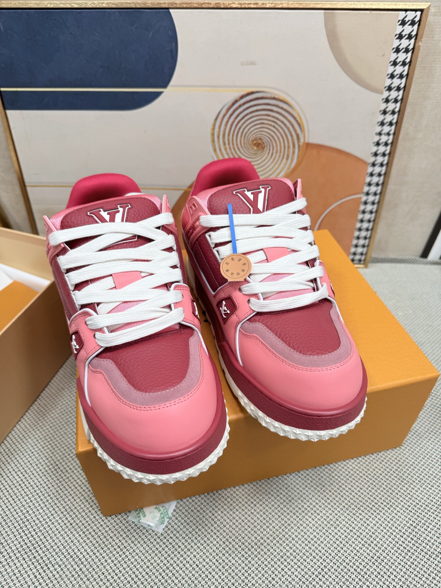 NO:234429,Pang Ding Purchase Quality Couple Model LV~ Louis Vuitton by Virgin Abloh's best-looking sneakers, promoting new products, and limited-edition retro basketball sneakers on the official website!  High and low gangs all spent a lot of money to buy the original version with accurate reproduction of 1:1, the details are invincible, the sincerity is full of imported custom original cowhide, the original version is consistent with the packaging method, the details are 100% restored, the private model customized original integrated TPU bottom is different from other companies, and this effect cannot be achieved without the original version!  L The best men's shoes in the past, don't miss them!  Size38-44 (men's 38 45 46 customized without return), casual shoes/sports shoes, louis vuitton, louis vuitton, sneakers, cowhide19860909胖丁 代购品质情侣款 LV～路易威登 by Virgin Abloh最好看的运动鞋,力推新品, 官网限定款复古篮球运动鞋！ 高帮低帮均花血本购入原版1:1精准复刻、细节很无敌、诚意满满、进口定制原版牛皮,原版一致套包做法,细节百分百还原、私模定制原版一体成型TPU大底、区别于别家、, 没有原版是开不出这效果的！ L历年来最好看的男鞋、千万不要错过！ Size38-44（男款38 45 46定做不退换）,休闲鞋/运动鞋,louis vuitton,louis vuitton,sneakers,cowhide,Women's Shoes