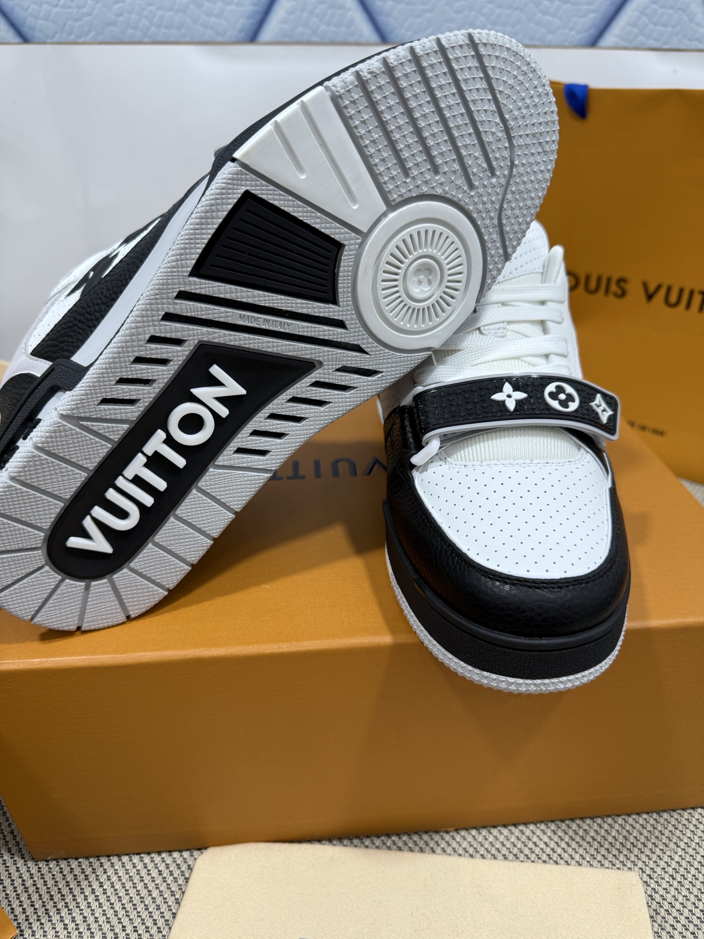 Louis Vuitton-Trainer - PK 8