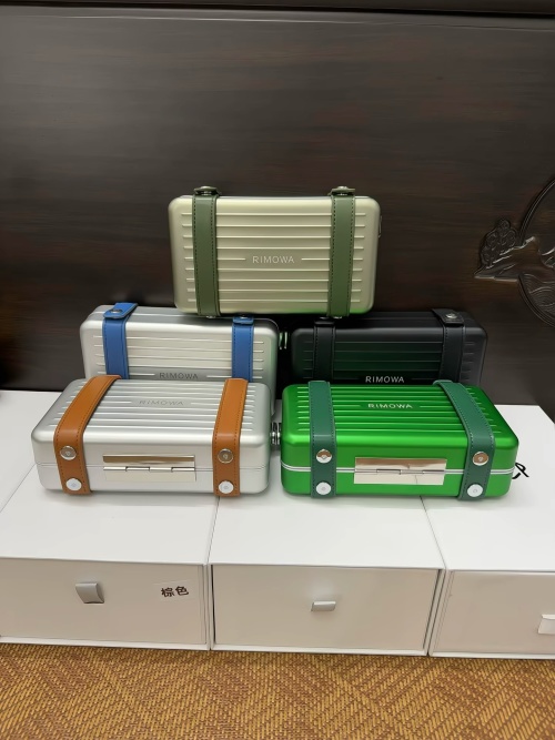 RIMOWA Aluminum Crossbody Bag, Stylish Travel Box, High-Quality Full-Grain Leather 1 RIMOWA Aluminum Crossbody Bag, Stylish Travel Box, High-Quality Full-Grain Leather
