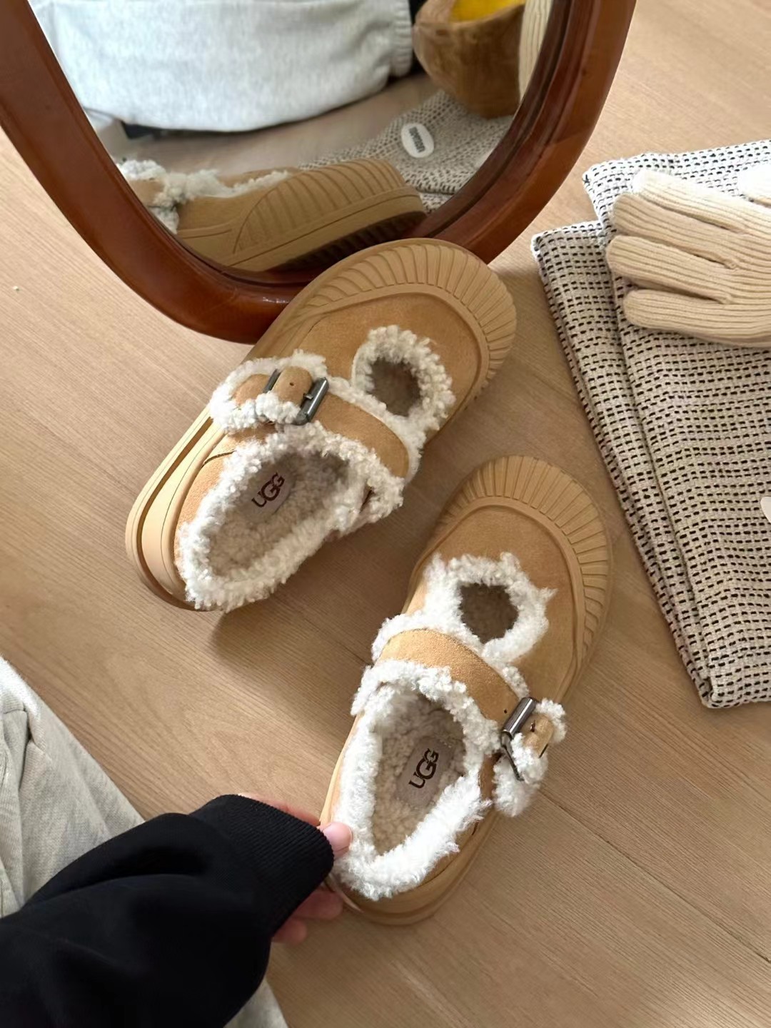 “Fresh Wool Money UGG Ballet Snow Boots, Size 35-40, Crocs Collaboration” - 图片 2
