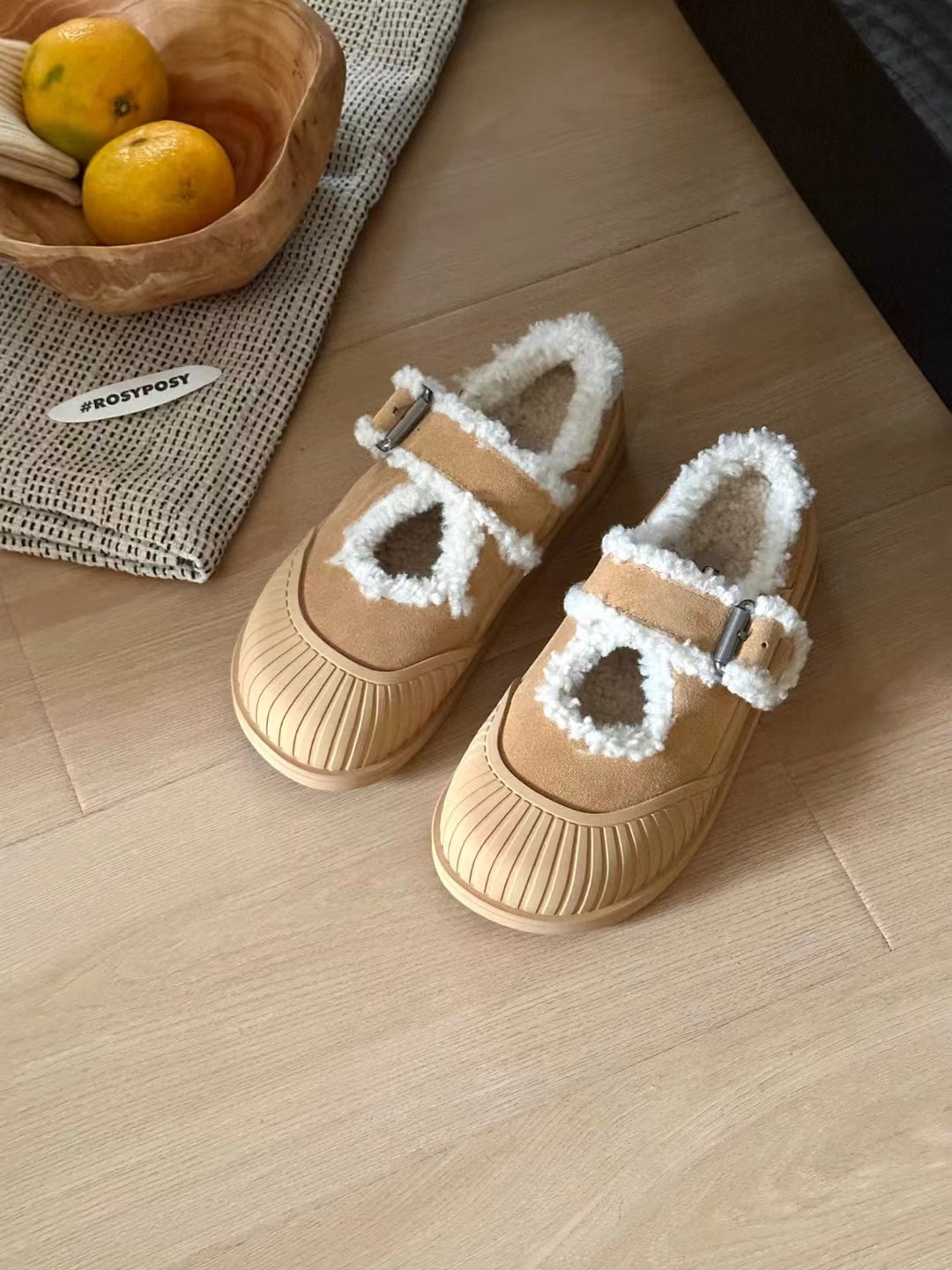 “Fresh Wool Money UGG Ballet Snow Boots, Size 35-40, Crocs Collaboration” - 图片 5