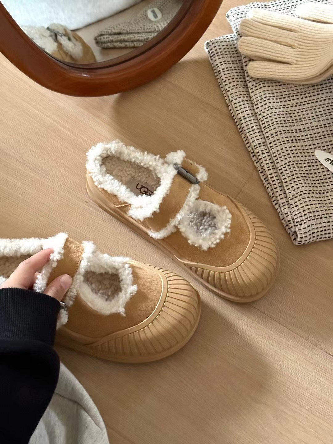 “Fresh Wool Money UGG Ballet Snow Boots, Size 35-40, Crocs Collaboration” - 图片 6