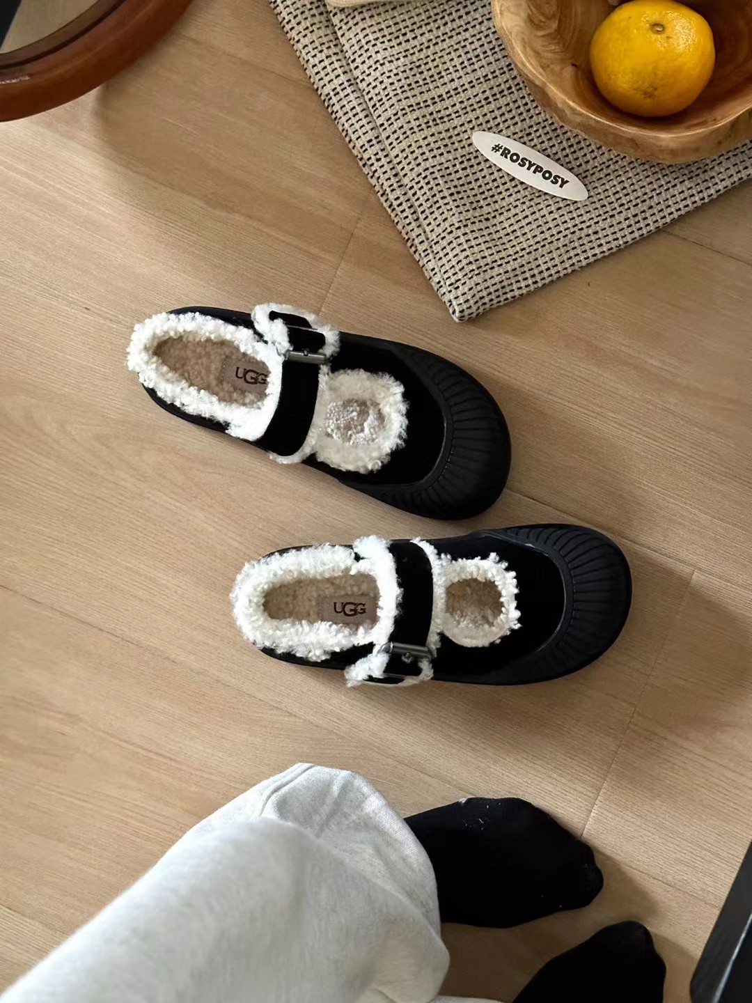 Stylish UGG Ballet Wool Snow Boots: Fresh Crocs Collaboration, Size 35-40. - 图片 4