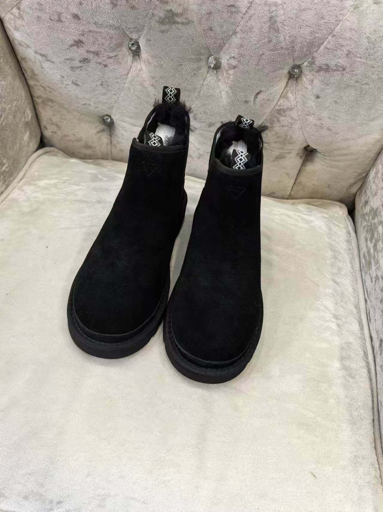 UGG男款切尔西新款皮毛一体内里，EVA发泡大底，轻便又舒适💐尺码：39-45黑色，栗色