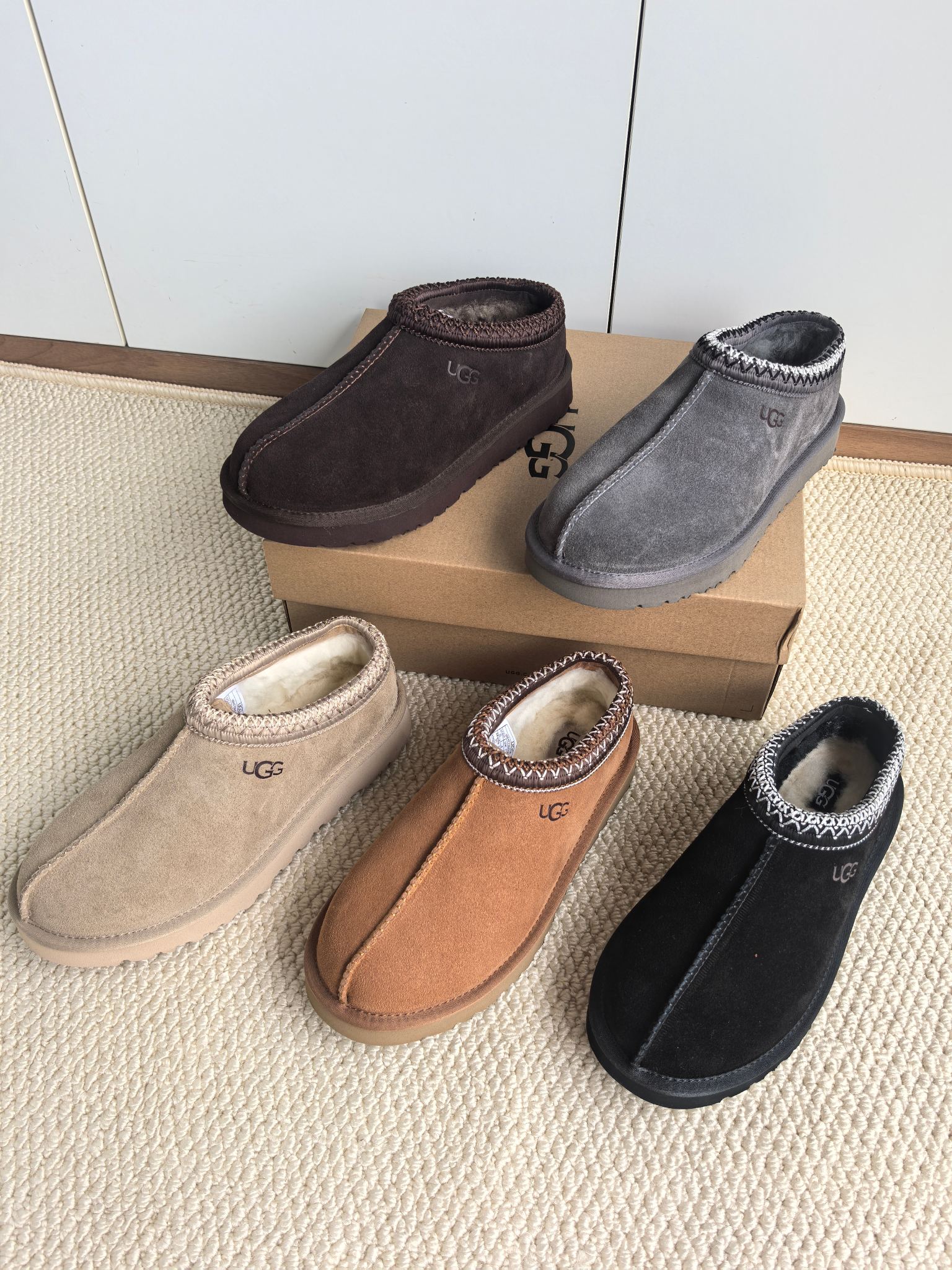 NO:545266,Thin bottom style, national style thin bottom 5955 classic snow boots, second layer of beef, real wool inside, eva foamed sole Five colors, black, chestnut, mustard seed, gray, clever color Number 35-41., semi-dragged fur shoes, boots19860909薄底款 民族风薄底5955经典雪地靴,面牛二层,内里真羊毛,eva发泡大底 五个色,黑色,栗色,芥菜籽,灰色,巧色 码数35-41.,半拖毛毛鞋,boots,Women's Shoes