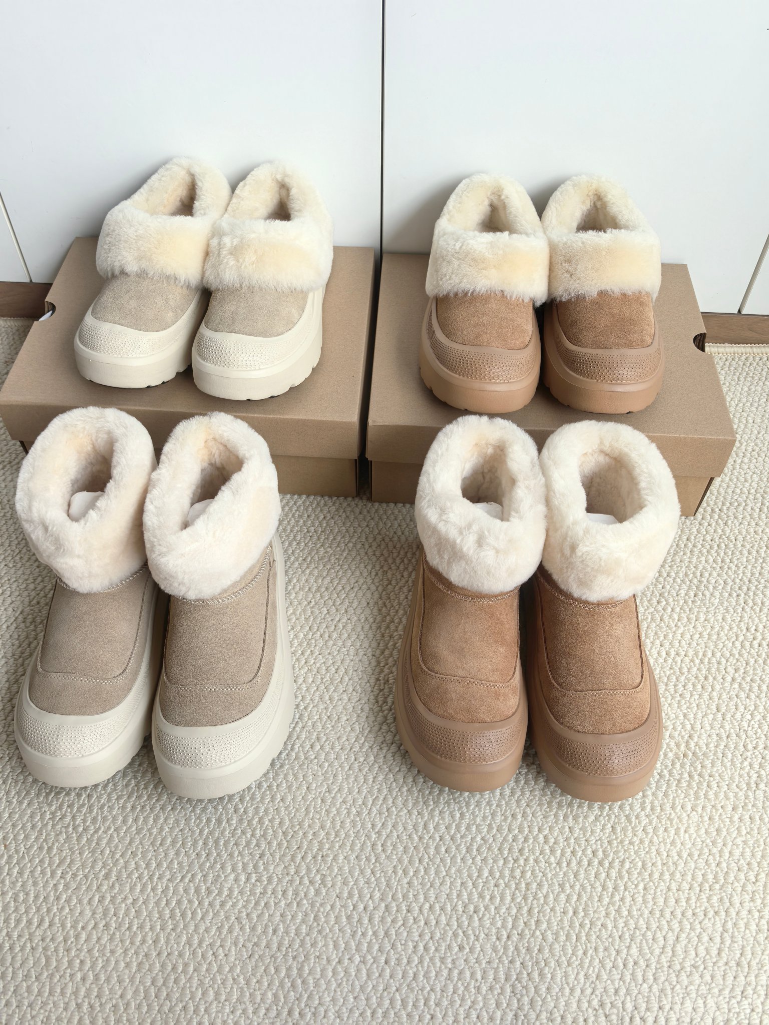 NO:588291,Small fur collar snow boots low top and high top are so cute!  This pair of snow boots gives you a sense of security in winter!  Warm. The walking sheep is so cute and beautiful. The simplicity and exquisite style are the favorites of many girls!  My feet are so beautiful!  Waterproof, anti-fouling, anti-slip, no need to worry about stepping on snow or water!  !  !  So cool and cute!  Imported cow suede with Australian imported wool, long-term relaxation, size 35-40,,boots19860909小毛领雪地靴低帮 高帮太可爱啦！ 冬天的安全感是这双雪地靴给的！暖乎乎 行走的羊咩咩实在是太可爱啦超美腻 简洁、精美风格是很多女孩的心头好！上脚美炸了！防水 防污 防滑 踩雪踩水不怕啦！！！又酷又可爱呀！ 进口牛反绒搭配澳洲进口羊毛 长期主义松弛感拿捏 size35-40,,boots,Men's shoes