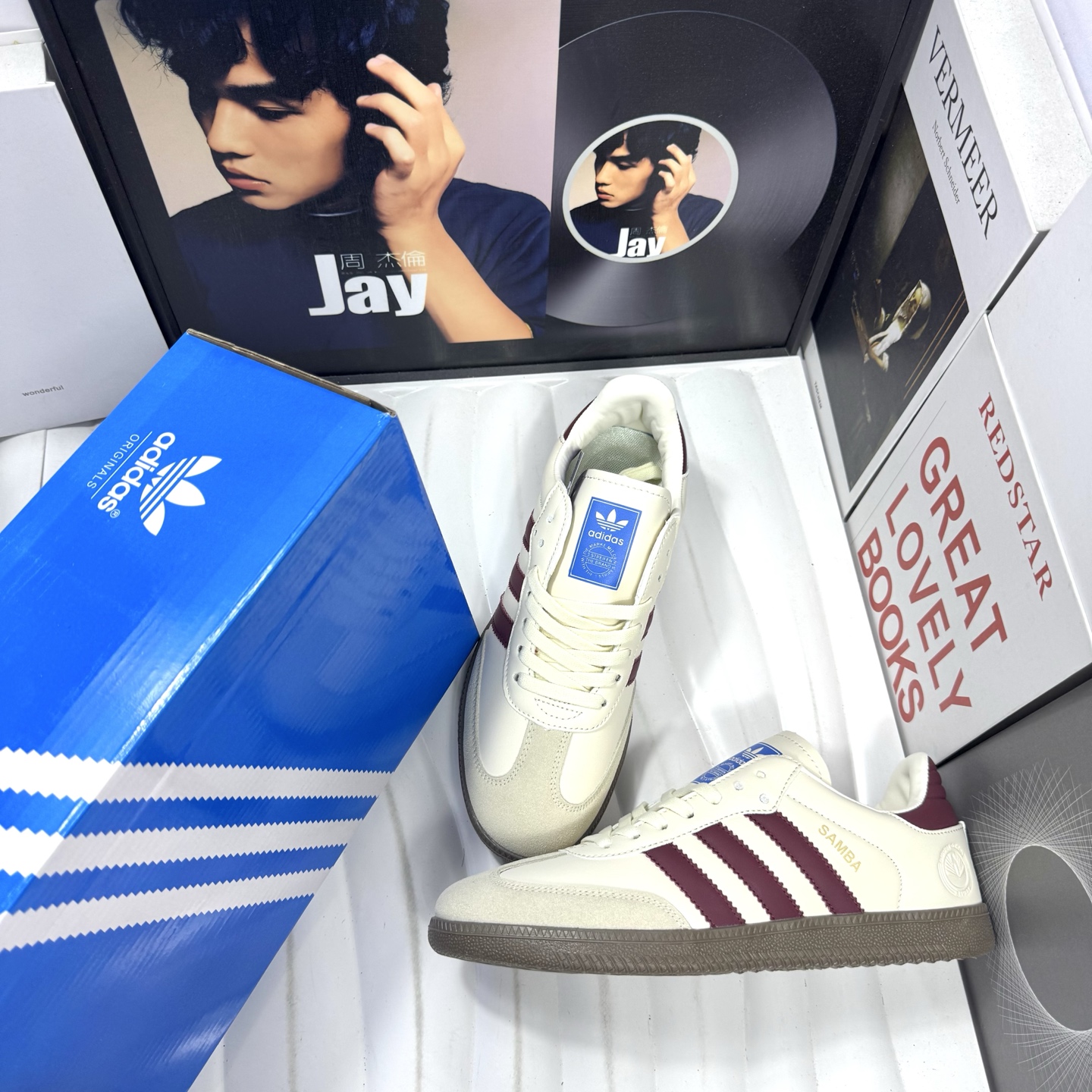 供货价:60💰『阿迪德训篇』三叶草热销款,原盒真标
Adidas/阿迪达斯 原装纸版开发楦型，❗阿迪达斯adidas 三叶草 Originals Samba Rose 德训系列百搭经典板鞋“
货号：DX005卡其红
尺码：36 37 38 39 40 41 42 43 44