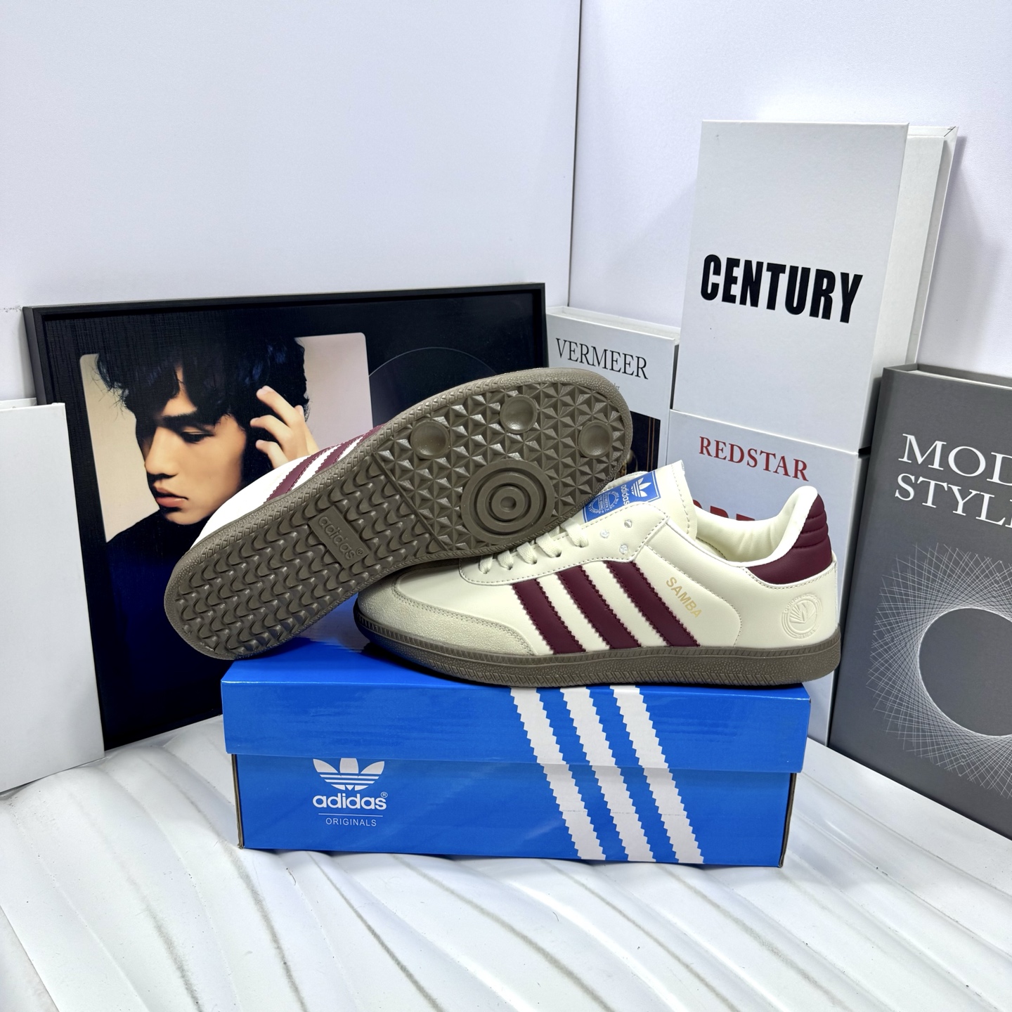 供货价:60💰『阿迪德训篇』三叶草热销款,原盒真标
Adidas/阿迪达斯 原装纸版开发楦型，❗阿迪达斯adidas 三叶草 Originals Samba Rose 德训系列百搭经典板鞋“
货号：DX005卡其红
尺码：36 37 38 39 40 41 42 43 44