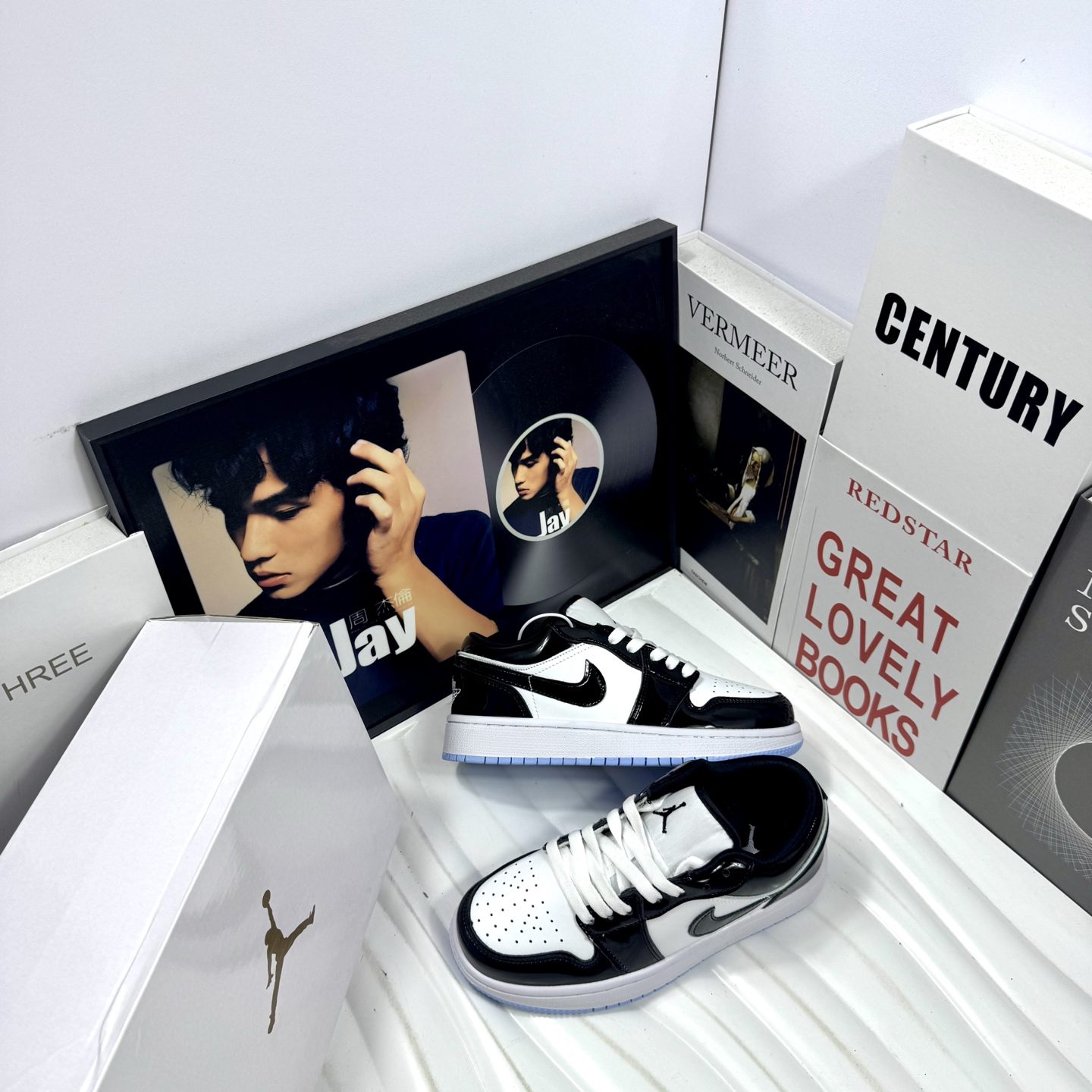 供货价:68💰『高瑞AJ1系列』摩擦嘎吱嘎吱响,原盒真标
Air Jordan 1 Low 童鞋漆皮黑白
外贸订单 质量超顶🔝全鞋真皮
原厂内置稳形海玻璃鞋垫 A模大底 
头层小牛皮 鞋舌AJ原厂专用牛津布+AJ专用反口珍珠布+无杂质高弹内里海棉+特殊封边弹力鞋带+后跟无连线精密刺绣
Size：31 32 33 34 35 童鞋鞋码
男女码36-44也有
