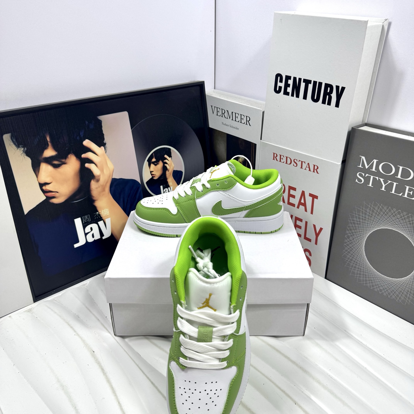 供货价:68💰『高瑞AJ1系列』摩擦嘎吱嘎吱响,原盒真标
Air Jordan 1 Low 童鞋青苹果
外贸订单 质量超顶🔝全鞋真皮
原厂内置稳形海玻璃鞋垫 A模大底 
头层小牛皮 鞋舌AJ原厂专用牛津布+AJ专用反口珍珠布+无杂质高弹内里海棉+特殊封边弹力鞋带+后跟无连线精密刺绣
Size：31 32 33 34 35 童鞋鞋码
男女码36-44也有