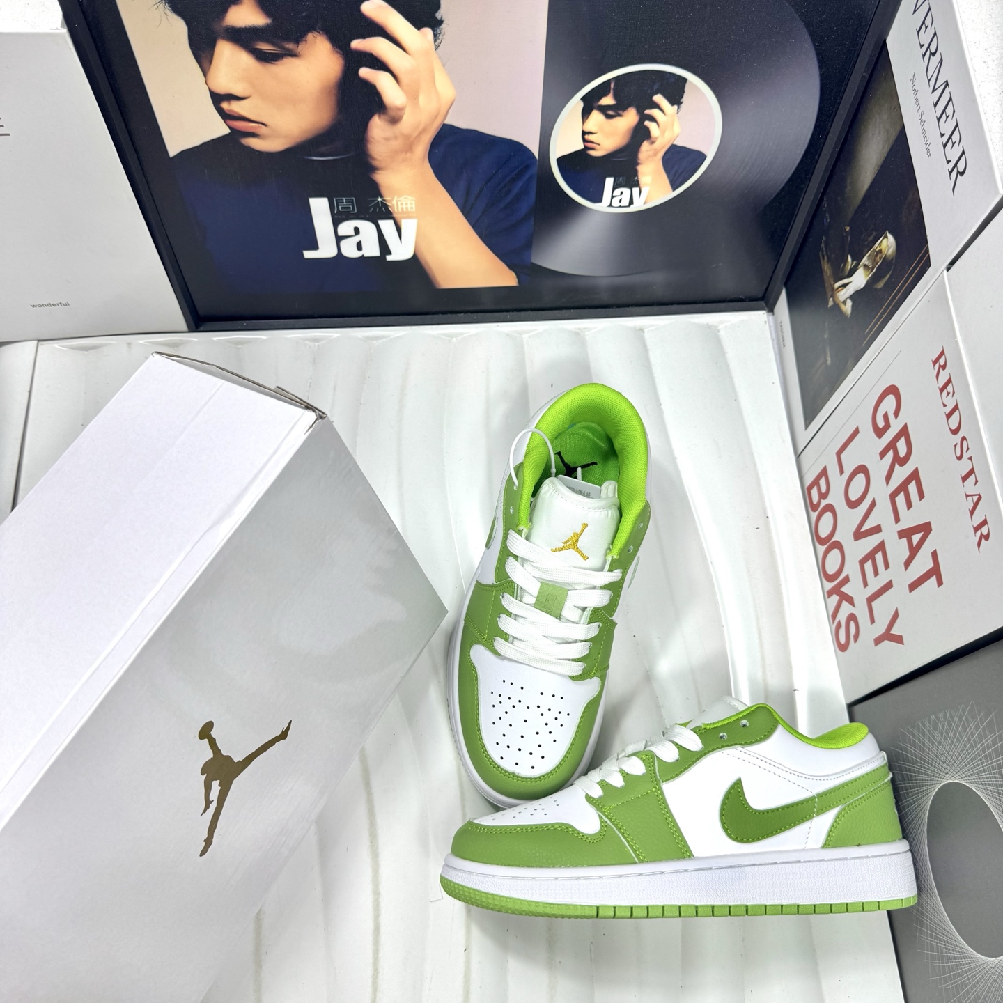 供货价:68💰『高瑞AJ1系列』摩擦嘎吱嘎吱响,原盒真标
Air Jordan 1 Low 童鞋青苹果
外贸订单 质量超顶🔝全鞋真皮
原厂内置稳形海玻璃鞋垫 A模大底 
头层小牛皮 鞋舌AJ原厂专用牛津布+AJ专用反口珍珠布+无杂质高弹内里海棉+特殊封边弹力鞋带+后跟无连线精密刺绣
Size：31 32 33 34 35 童鞋鞋码
男女码36-44也有