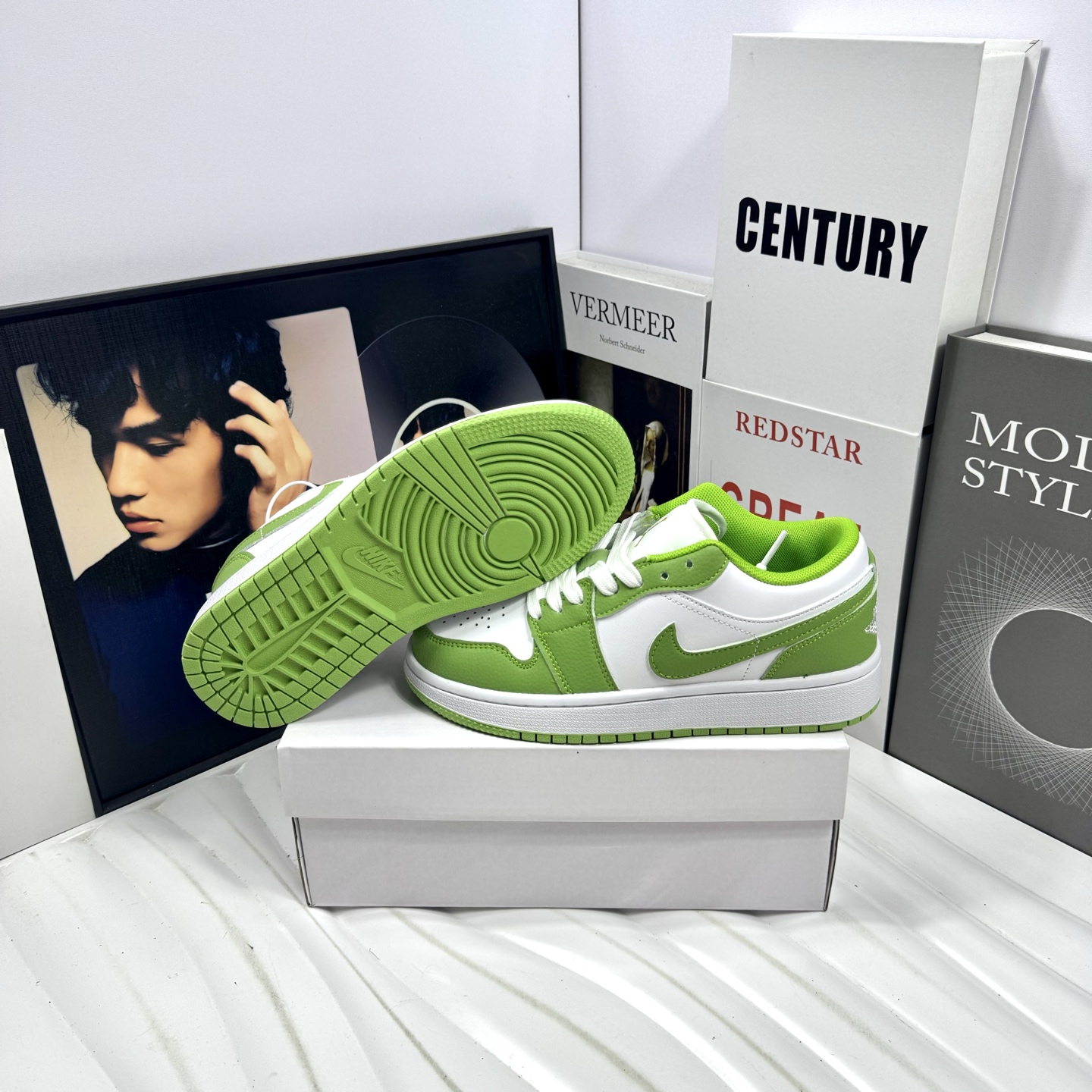 供货价:68💰『高瑞AJ1系列』摩擦嘎吱嘎吱响,原盒真标
Air Jordan 1 Low 童鞋青苹果
外贸订单 质量超顶🔝全鞋真皮
原厂内置稳形海玻璃鞋垫 A模大底 
头层小牛皮 鞋舌AJ原厂专用牛津布+AJ专用反口珍珠布+无杂质高弹内里海棉+特殊封边弹力鞋带+后跟无连线精密刺绣
Size：31 32 33 34 35 童鞋鞋码
男女码36-44也有