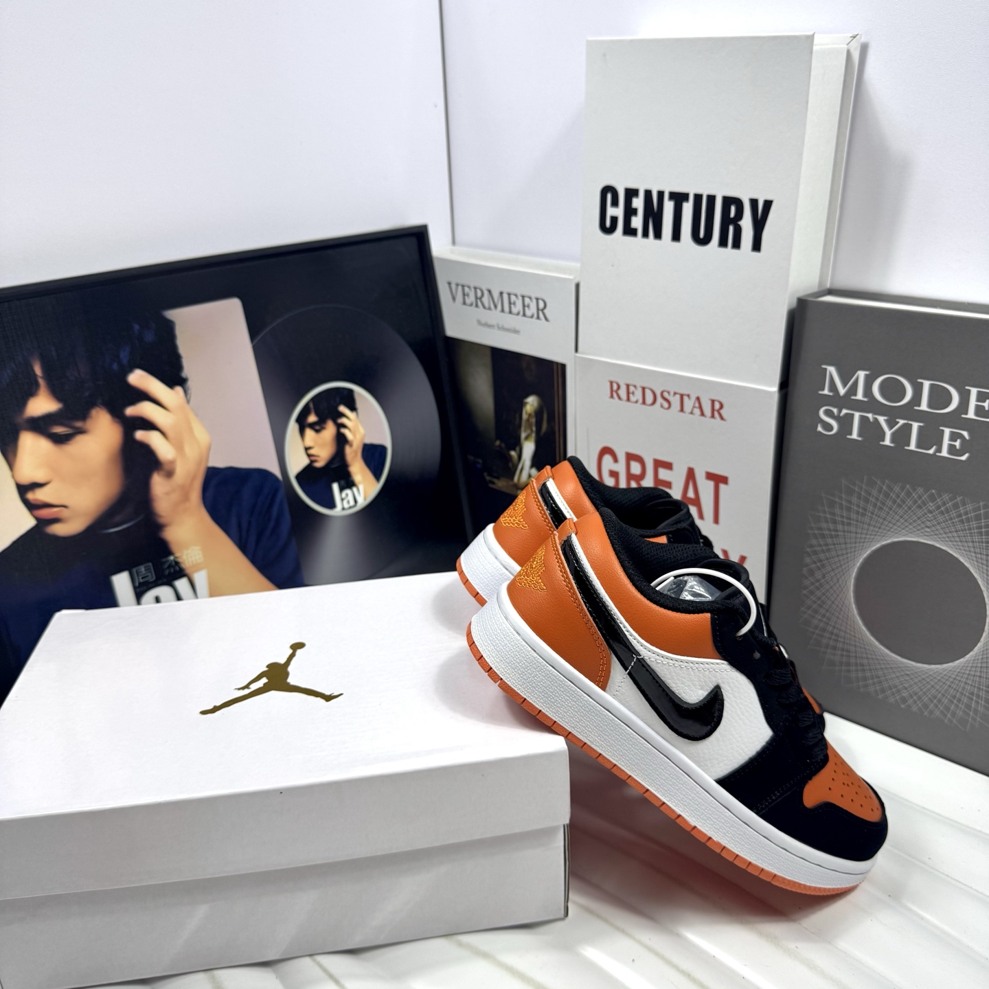 供货价:68💰『高瑞AJ1系列』摩擦嘎吱嘎吱响,原盒真标
Air Jordan 1 Low 童鞋扣碎
外贸订单 质量超顶🔝全鞋真皮
原厂内置稳形海玻璃鞋垫 A模大底 
头层小牛皮 鞋舌AJ原厂专用牛津布+AJ专用反口珍珠布+无杂质高弹内里海棉+特殊封边弹力鞋带+后跟无连线精密刺绣
Size：31 32 33 34 35 童鞋鞋码
男女码36-44也有