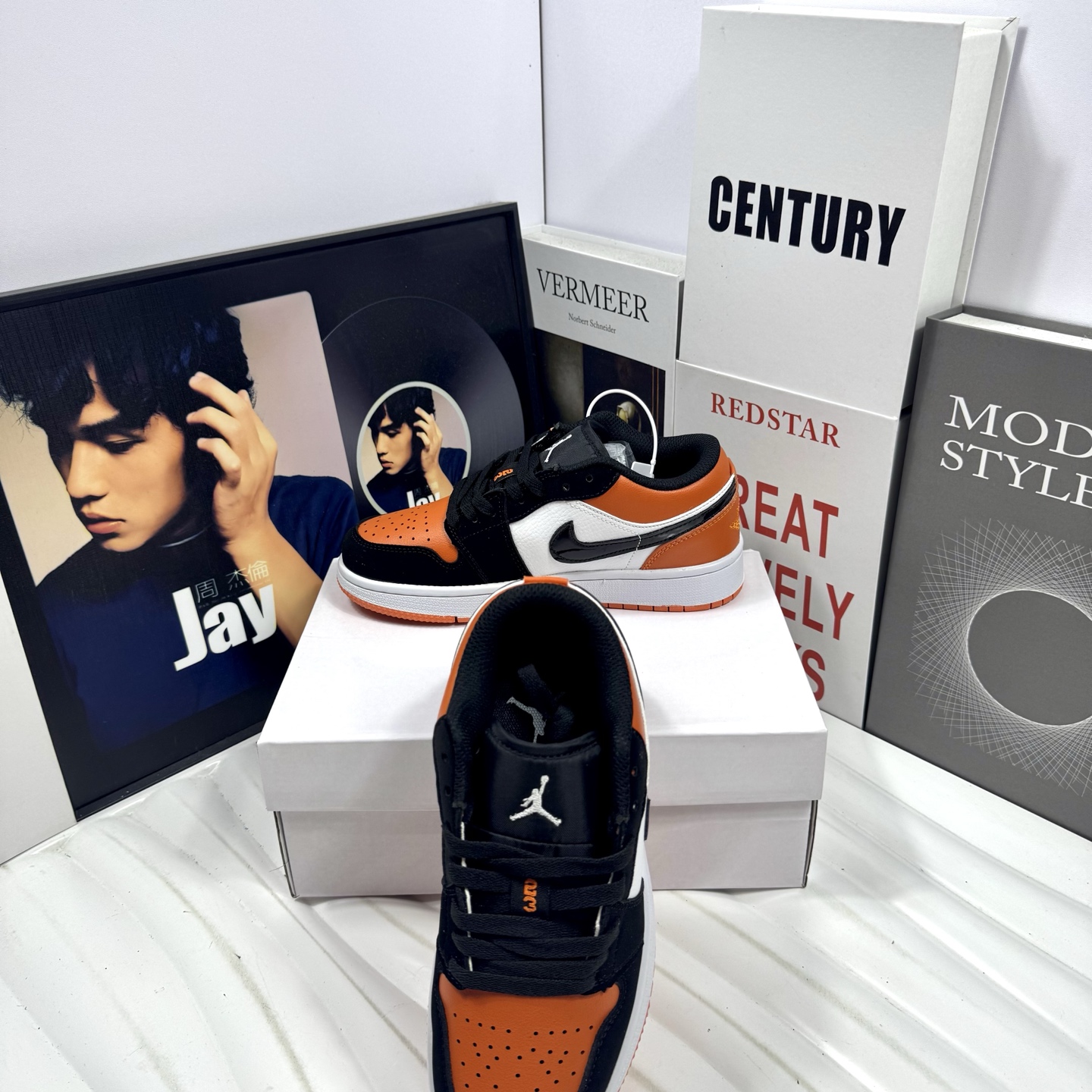 供货价:68💰『高瑞AJ1系列』摩擦嘎吱嘎吱响,原盒真标
Air Jordan 1 Low 童鞋扣碎
外贸订单 质量超顶🔝全鞋真皮
原厂内置稳形海玻璃鞋垫 A模大底 
头层小牛皮 鞋舌AJ原厂专用牛津布+AJ专用反口珍珠布+无杂质高弹内里海棉+特殊封边弹力鞋带+后跟无连线精密刺绣
Size：31 32 33 34 35 童鞋鞋码
男女码36-44也有