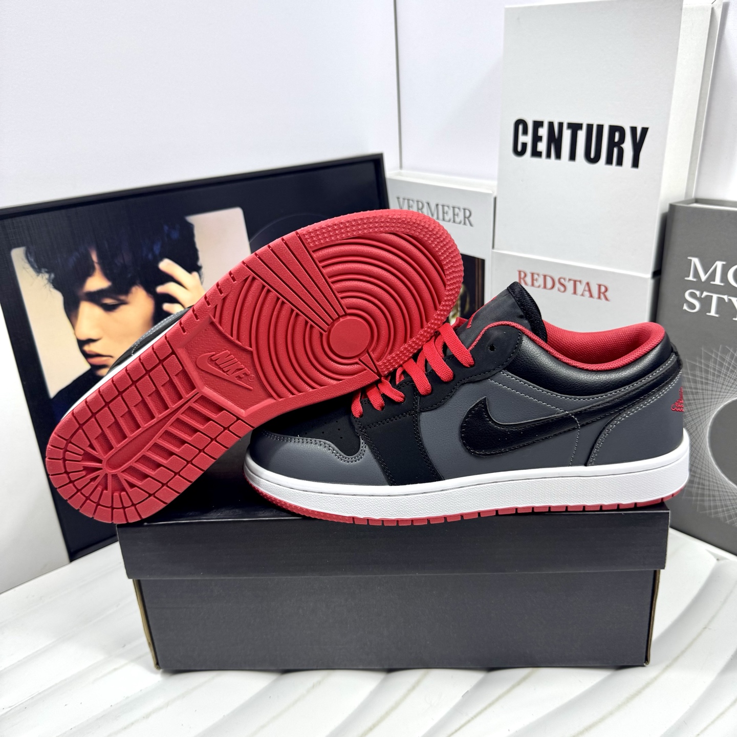 💰105
Air Jordan 1 Low 复古灰
原厂内置稳形海玻璃鞋垫 A模大底 
头层小牛皮 鞋舌AJ原厂专用牛津布+AJ专用反口珍珠布+无杂质高弹内里海棉+特殊封边弹力鞋带+后跟无连线精密刺绣
Size：36 37 38 39 40 41 42 43 44