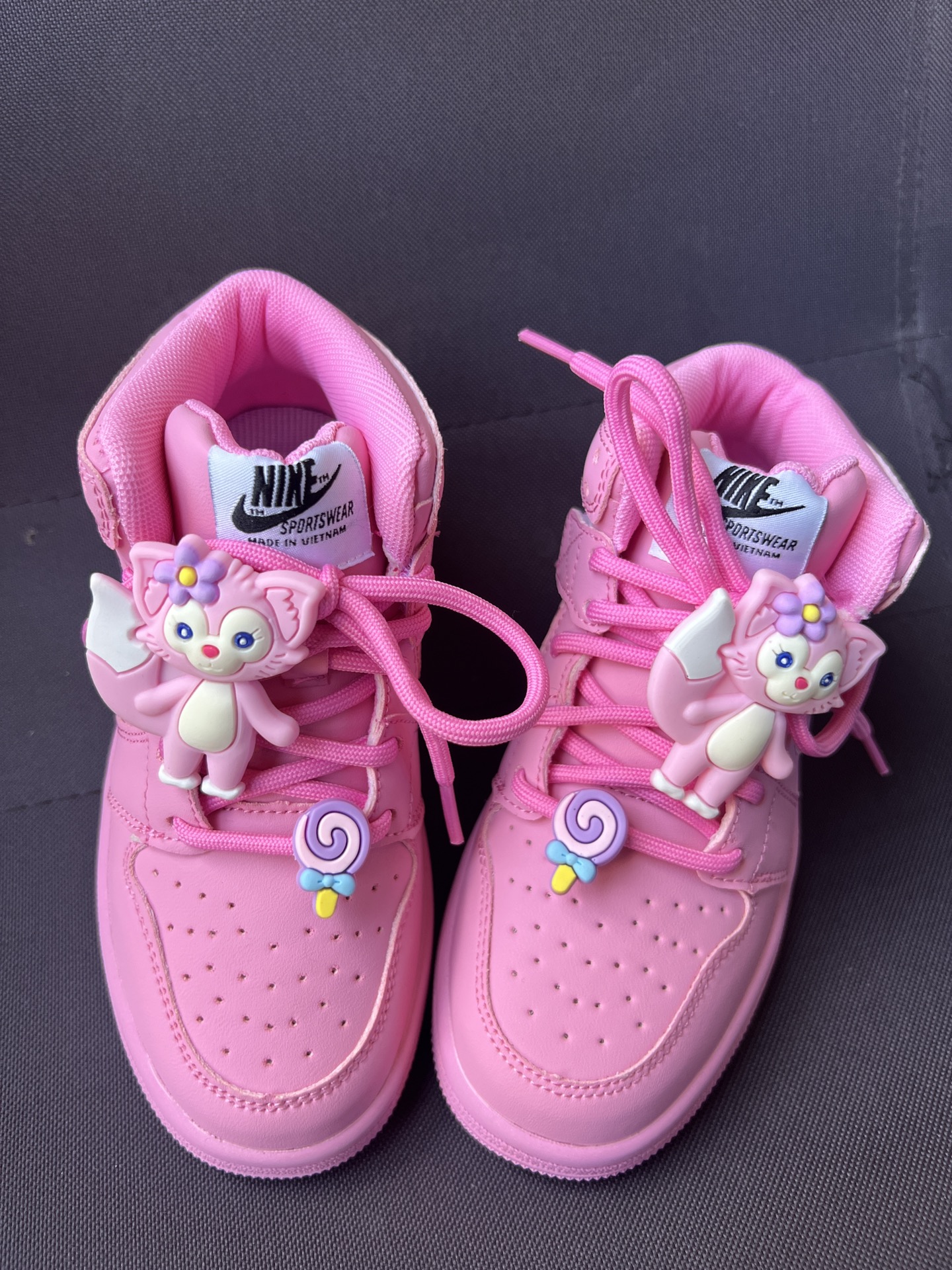 图片[8]-特乔一🌈女童单鞋2024🔥卡通玩偶雪莉玫女童高帮☄️隐形魔术贴设计方便穿脱无需绑鞋带🌖滑板鞋潮流跑鞋休闲运动鞋26－－37-选品中心