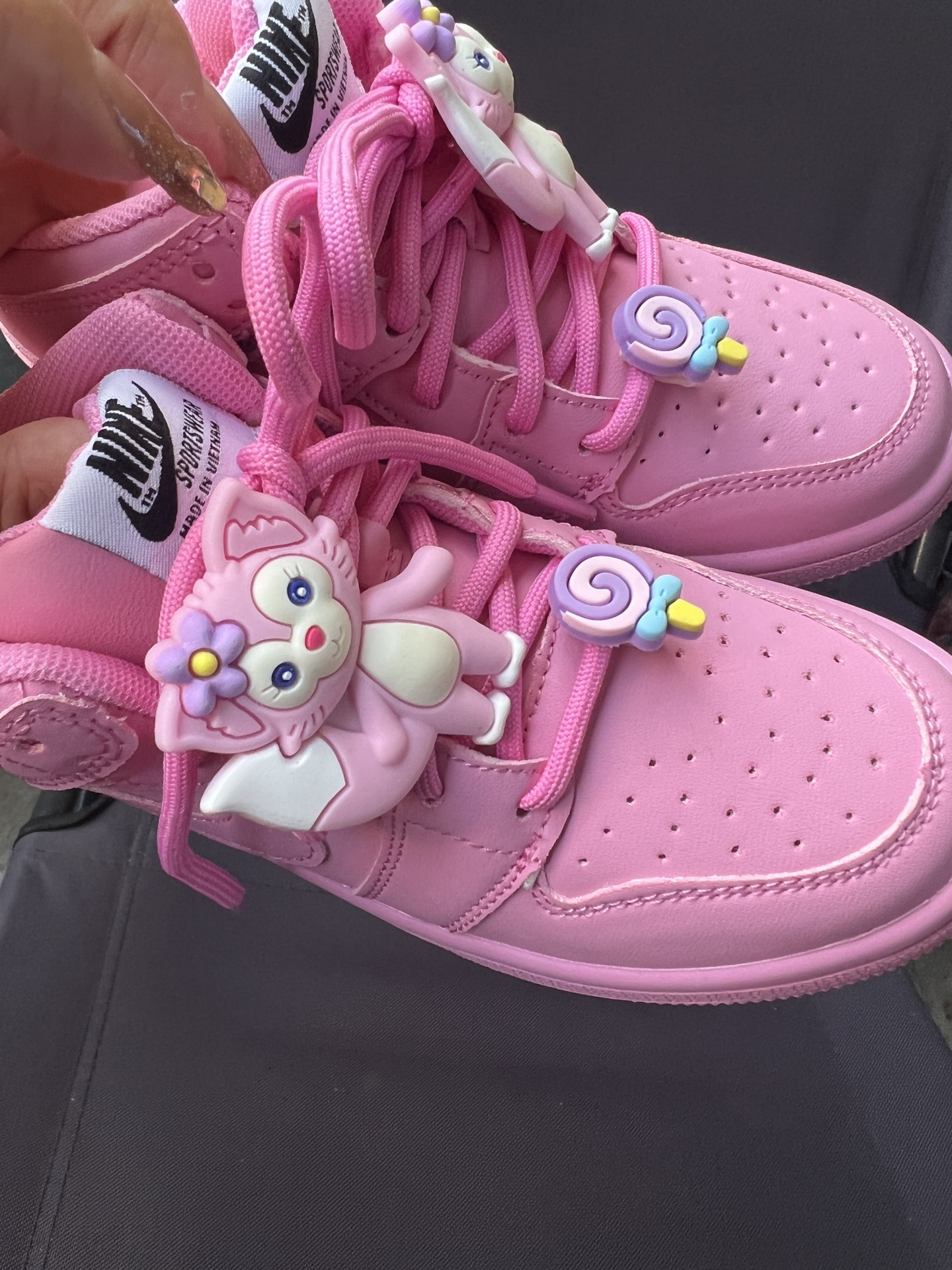 图片[4]-特乔一🌈女童单鞋2024🔥卡通玩偶雪莉玫女童高帮☄️隐形魔术贴设计方便穿脱无需绑鞋带🌖滑板鞋潮流跑鞋休闲运动鞋26－－37-选品中心