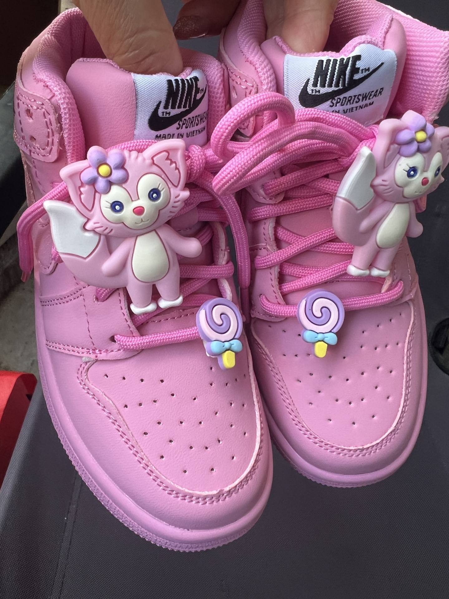 图片[3]-特乔一🌈女童单鞋2024🔥卡通玩偶雪莉玫女童高帮☄️隐形魔术贴设计方便穿脱无需绑鞋带🌖滑板鞋潮流跑鞋休闲运动鞋26－－37-选品中心