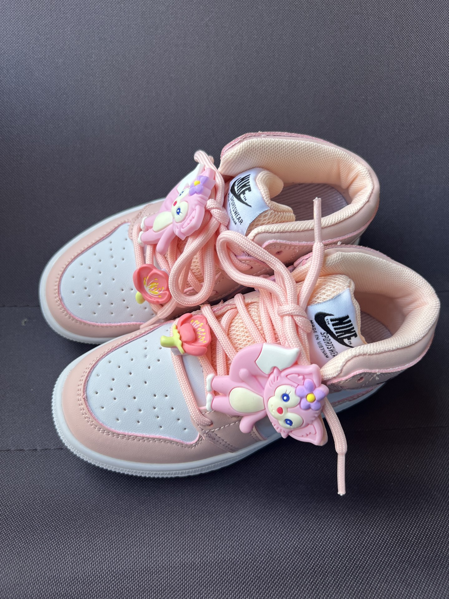 图片[9]-乔一🌈女童单鞋2024🔥卡通玩偶雪莉玫女童高帮☄️隐形魔术贴设计方便穿脱无需绑鞋带🌖滑板鞋潮流跑鞋休闲运动鞋26－－37-选品中心