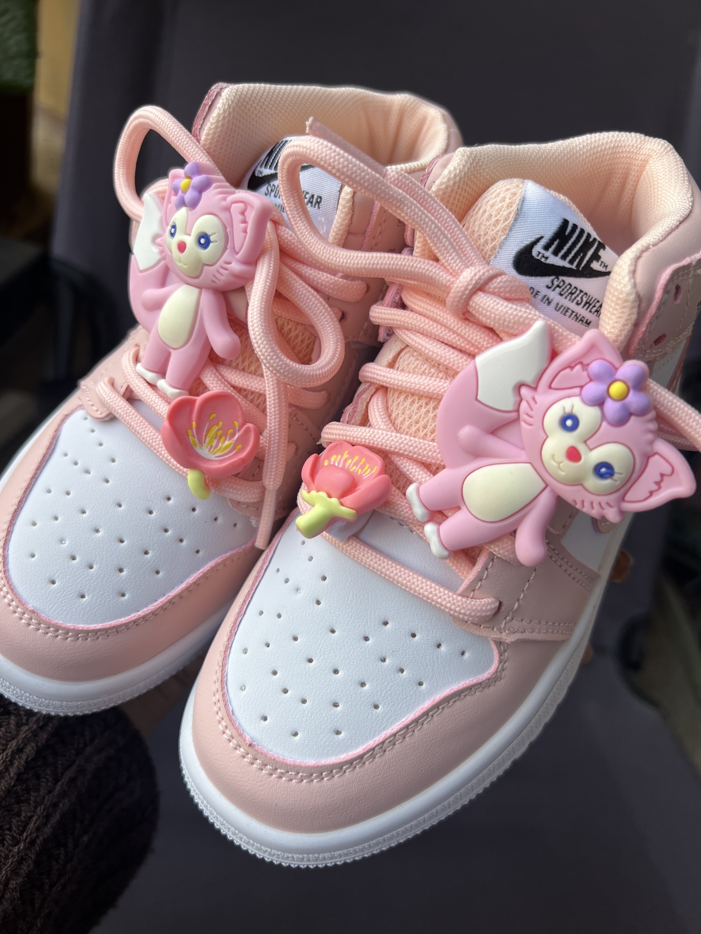 图片[4]-乔一🌈女童单鞋2024🔥卡通玩偶雪莉玫女童高帮☄️隐形魔术贴设计方便穿脱无需绑鞋带🌖滑板鞋潮流跑鞋休闲运动鞋26－－37-选品中心