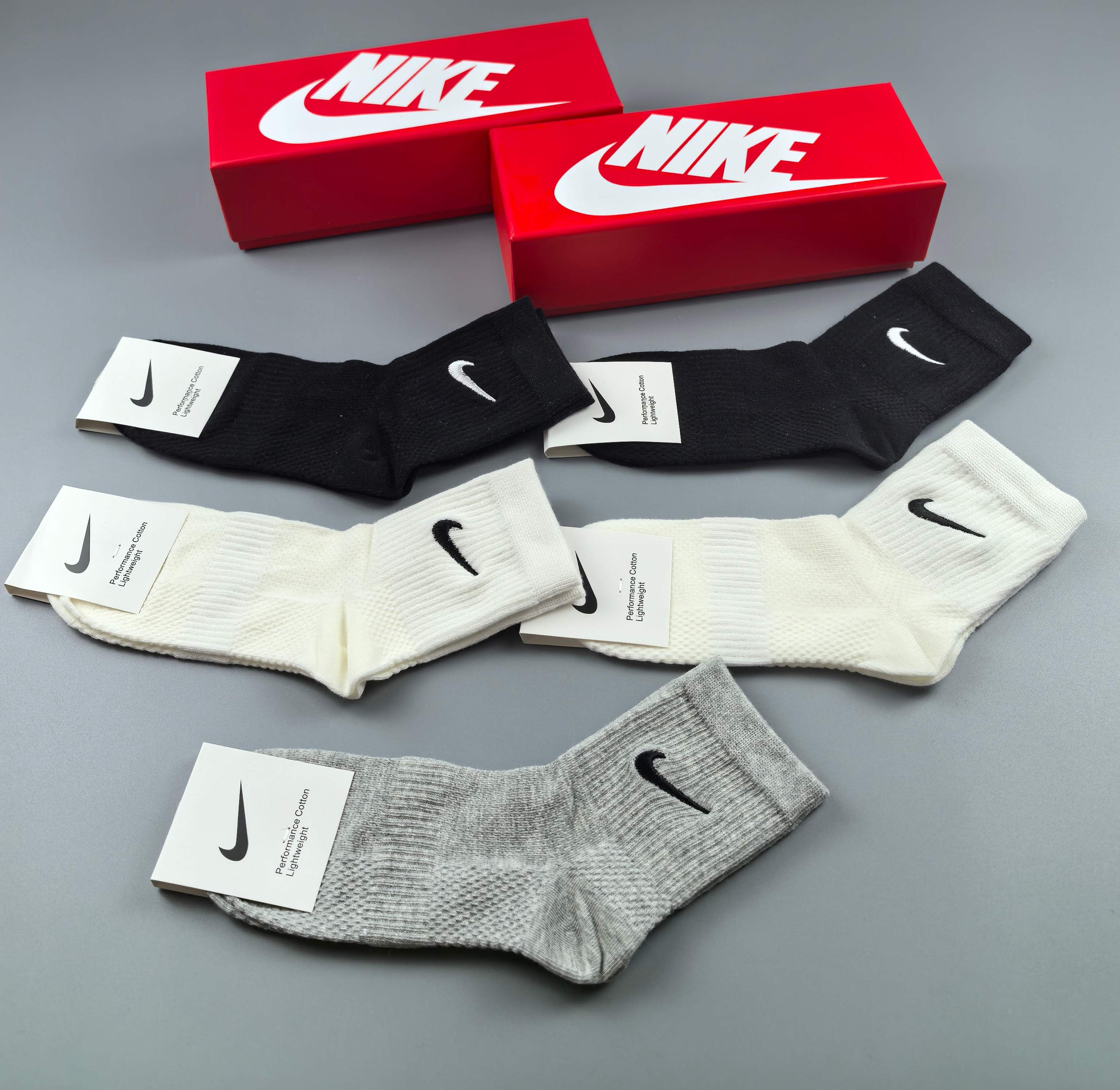 💛配专柜包装
NIKE（耐克）最新中筒刺绣款堆堆袜袜子！一盒五双，专柜同步筒袜袜子，💛大牌出街，潮人必备