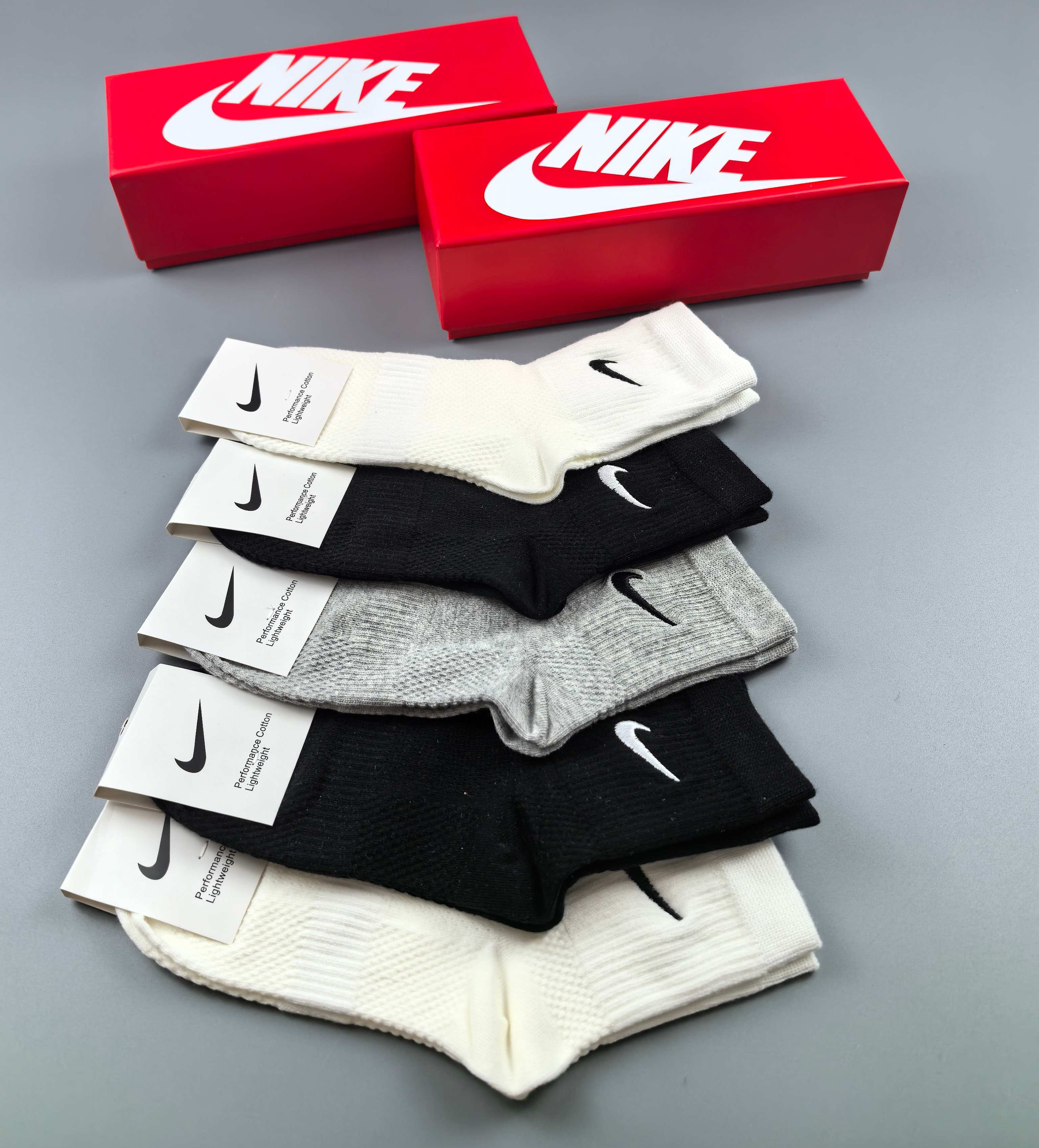 💛配专柜包装
NIKE（耐克）最新中筒刺绣款堆堆袜袜子！一盒五双，专柜同步筒袜袜子，💛大牌出街，潮人必备