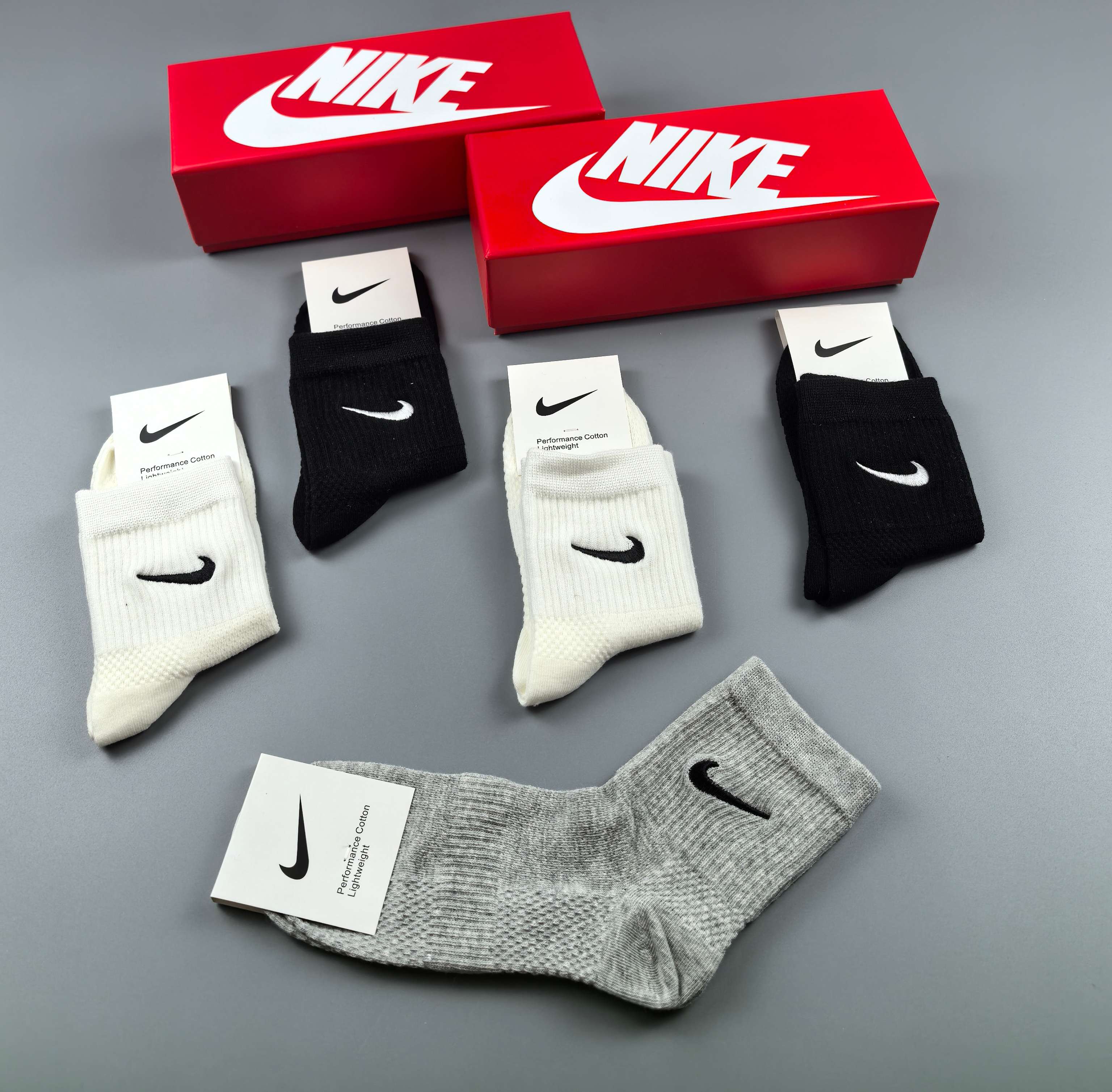 💛配专柜包装
NIKE（耐克）最新中筒刺绣款堆堆袜袜子！一盒五双，专柜同步筒袜袜子，💛大牌出街，潮人必备