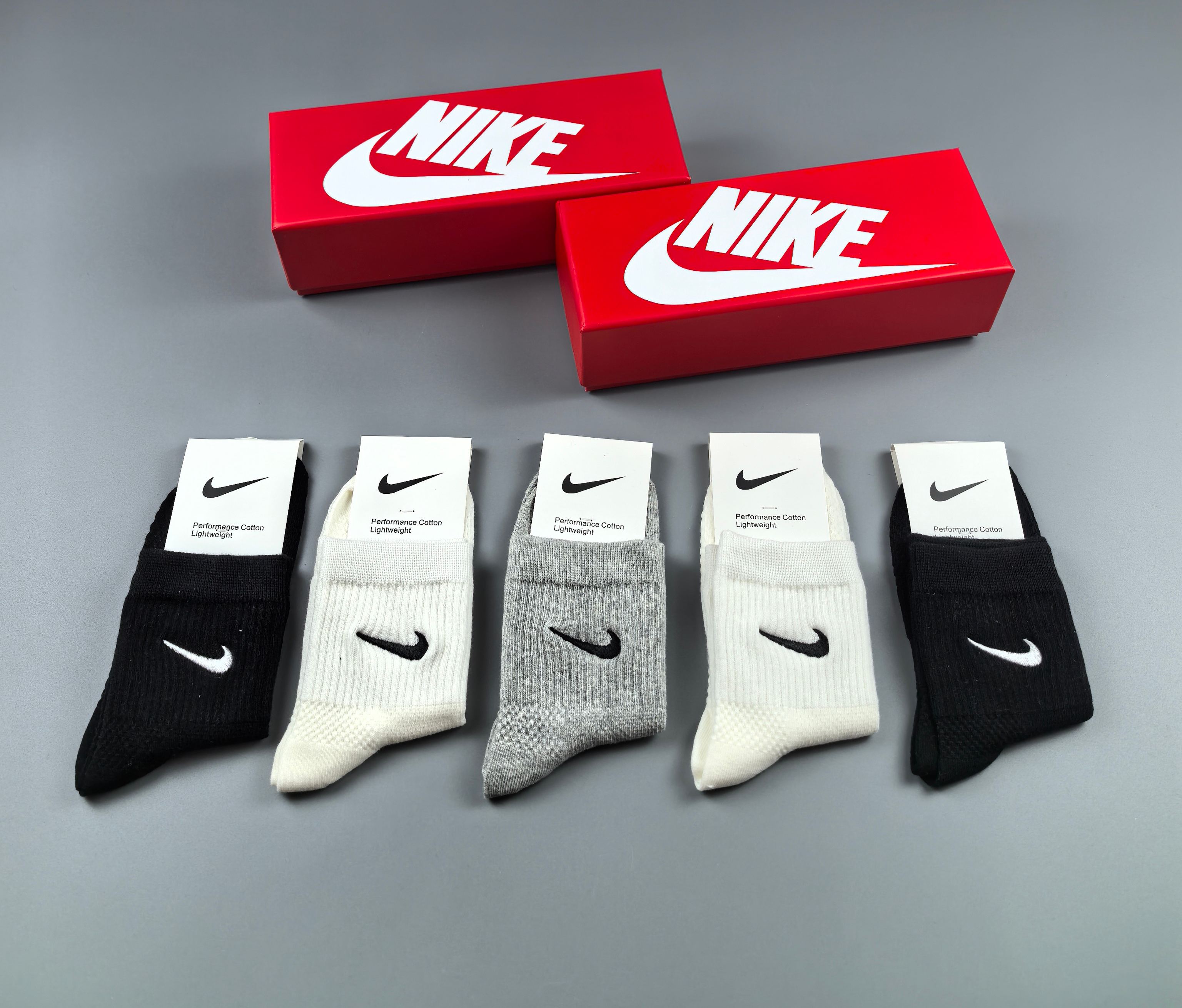 💛配专柜包装
NIKE（耐克）最新中筒刺绣款堆堆袜袜子！一盒五双，专柜同步筒袜袜子，💛大牌出街，潮人必备