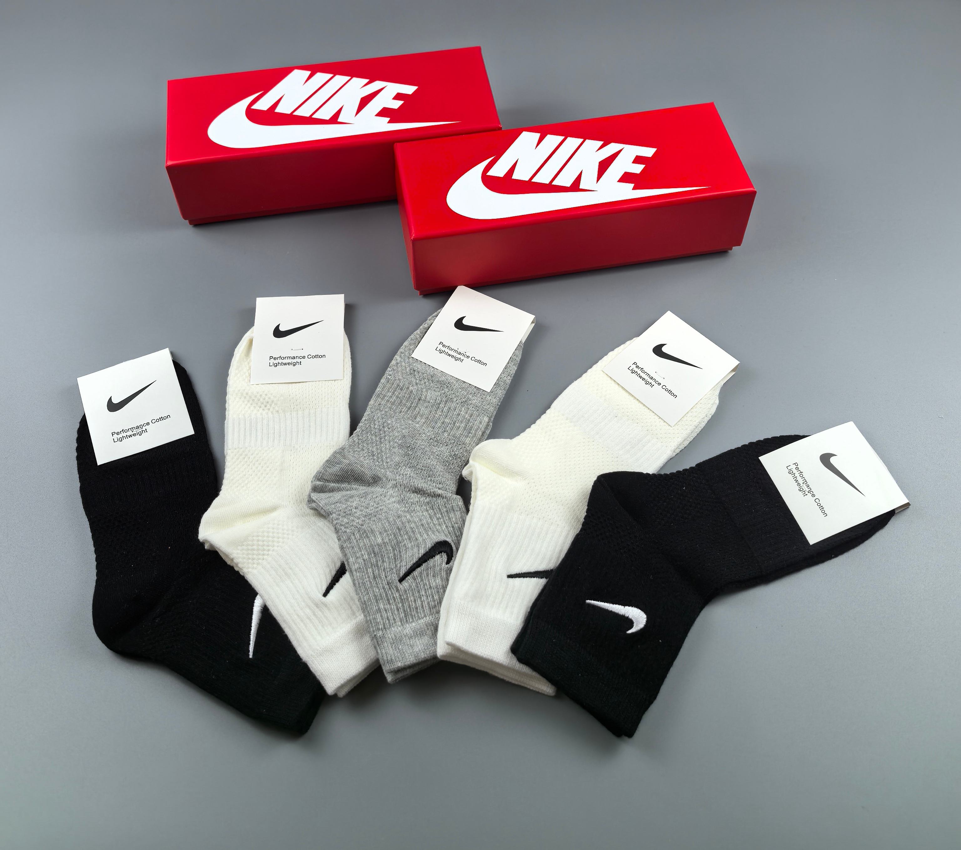 💛配专柜包装
NIKE（耐克）最新中筒刺绣款堆堆袜袜子！一盒五双，专柜同步筒袜袜子，💛大牌出街，潮人必备