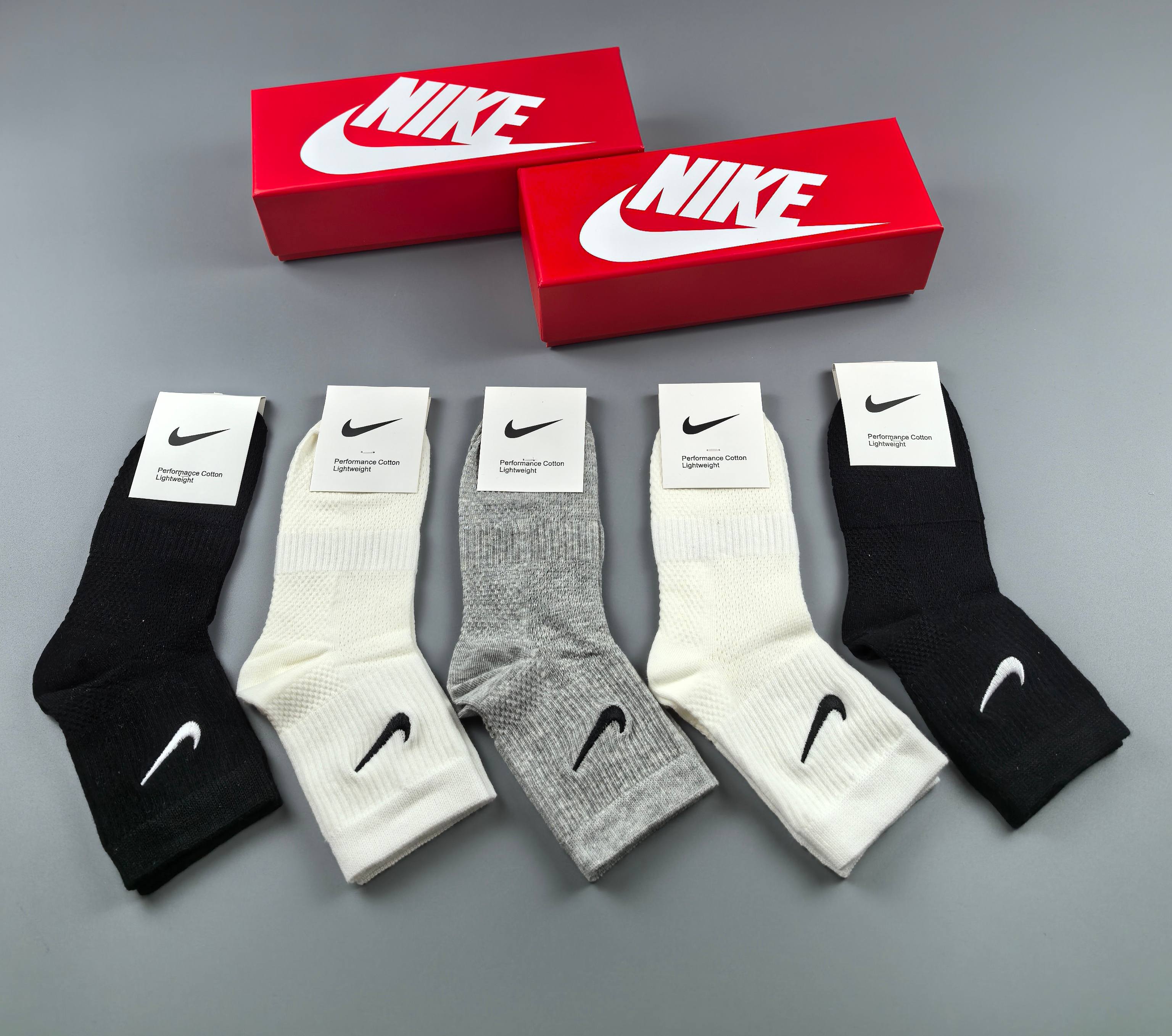 💛配专柜包装
NIKE（耐克）最新中筒刺绣款堆堆袜袜子！一盒五双，专柜同步筒袜袜子，💛大牌出街，潮人必备