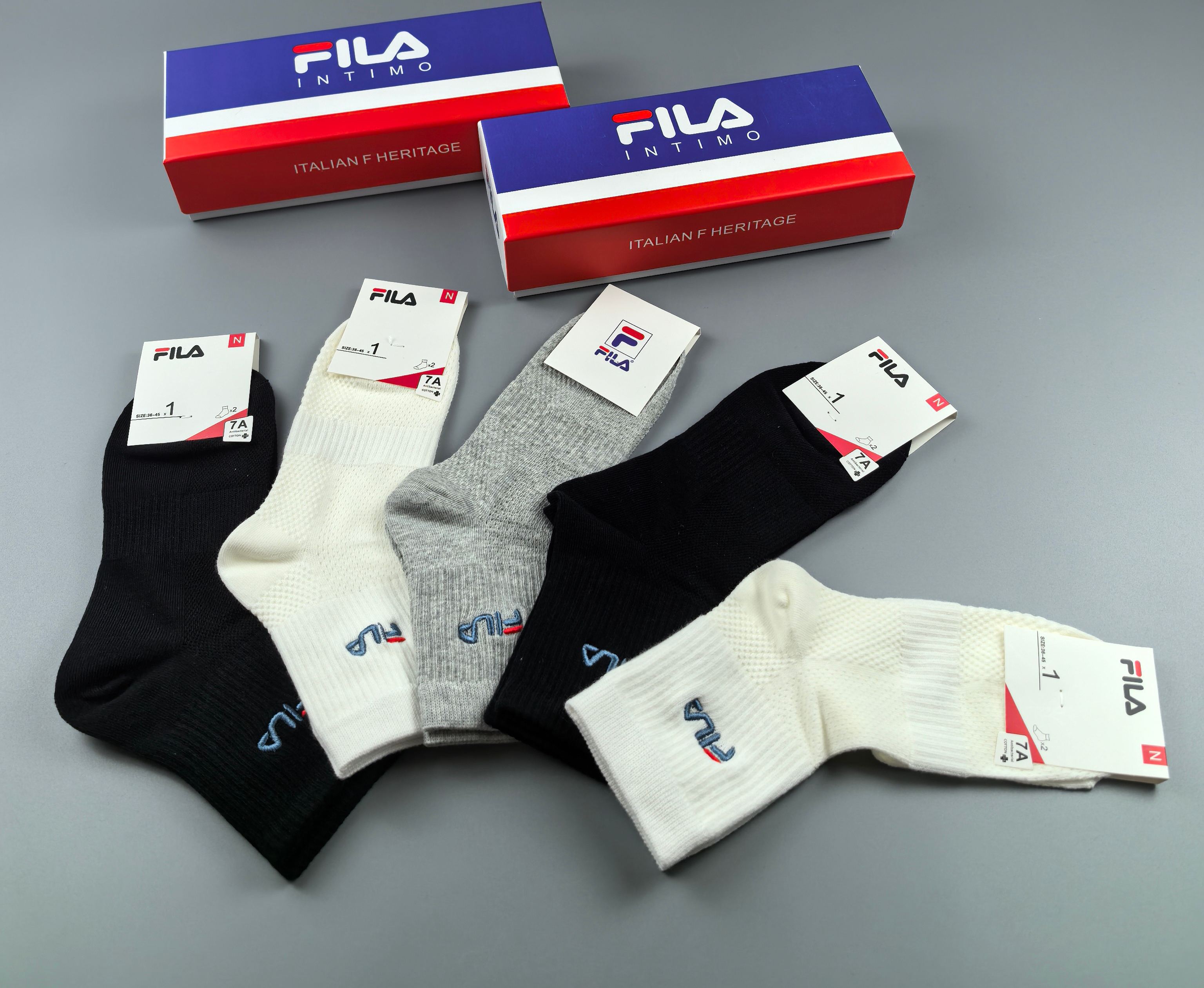 💛配专柜包装
FILA（斐乐）官网同款刺绣新款中长款堆堆袜袜子！一盒五双，专柜同步筒袜袜子，💛大牌出街，