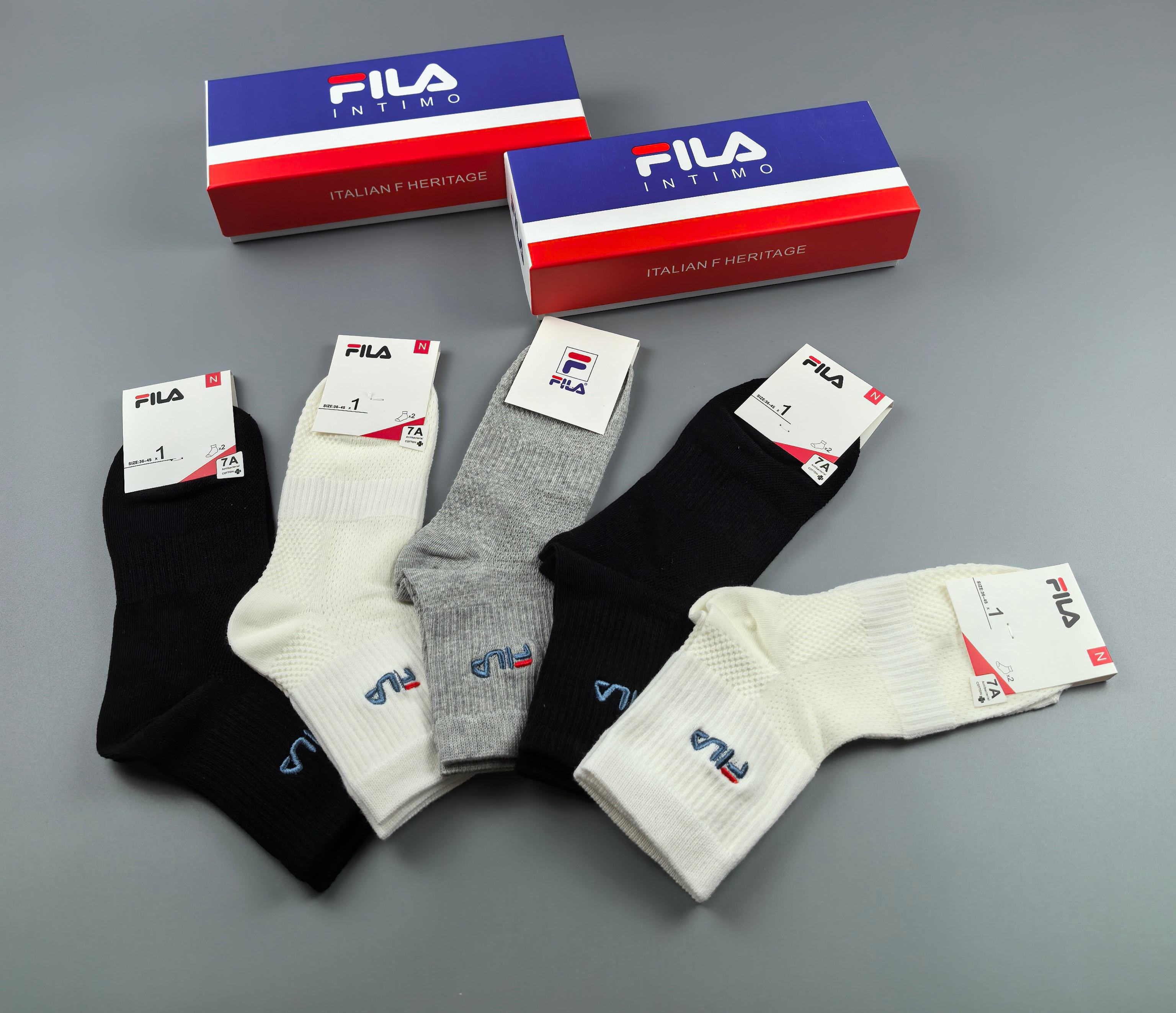 💛配专柜包装
FILA（斐乐）官网同款刺绣新款中长款堆堆袜袜子！一盒五双，专柜同步筒袜袜子，💛大牌出街，