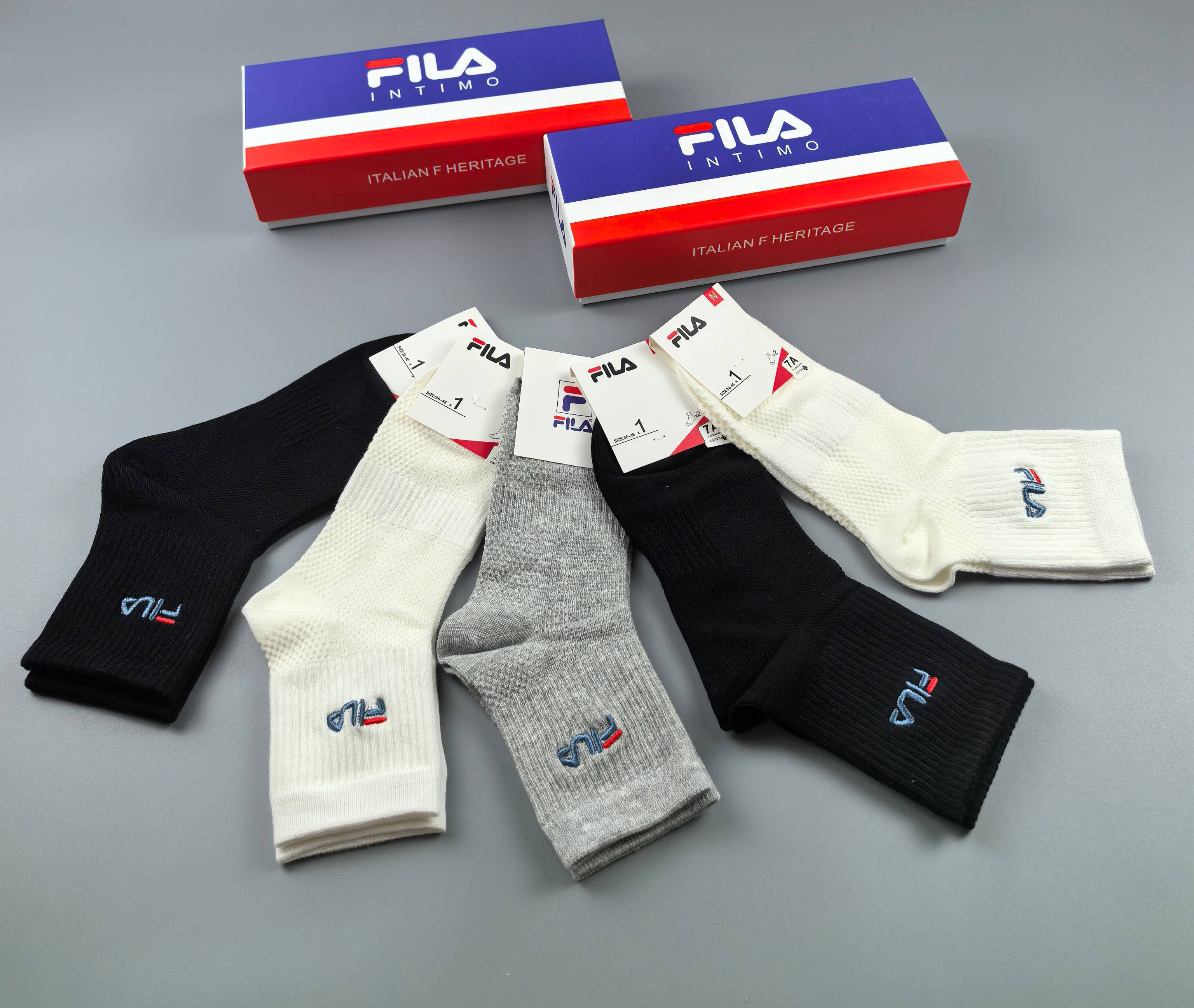 💛配专柜包装
FILA（斐乐）官网同款刺绣新款中长款堆堆袜袜子！一盒五双，专柜同步筒袜袜子，💛大牌出街，