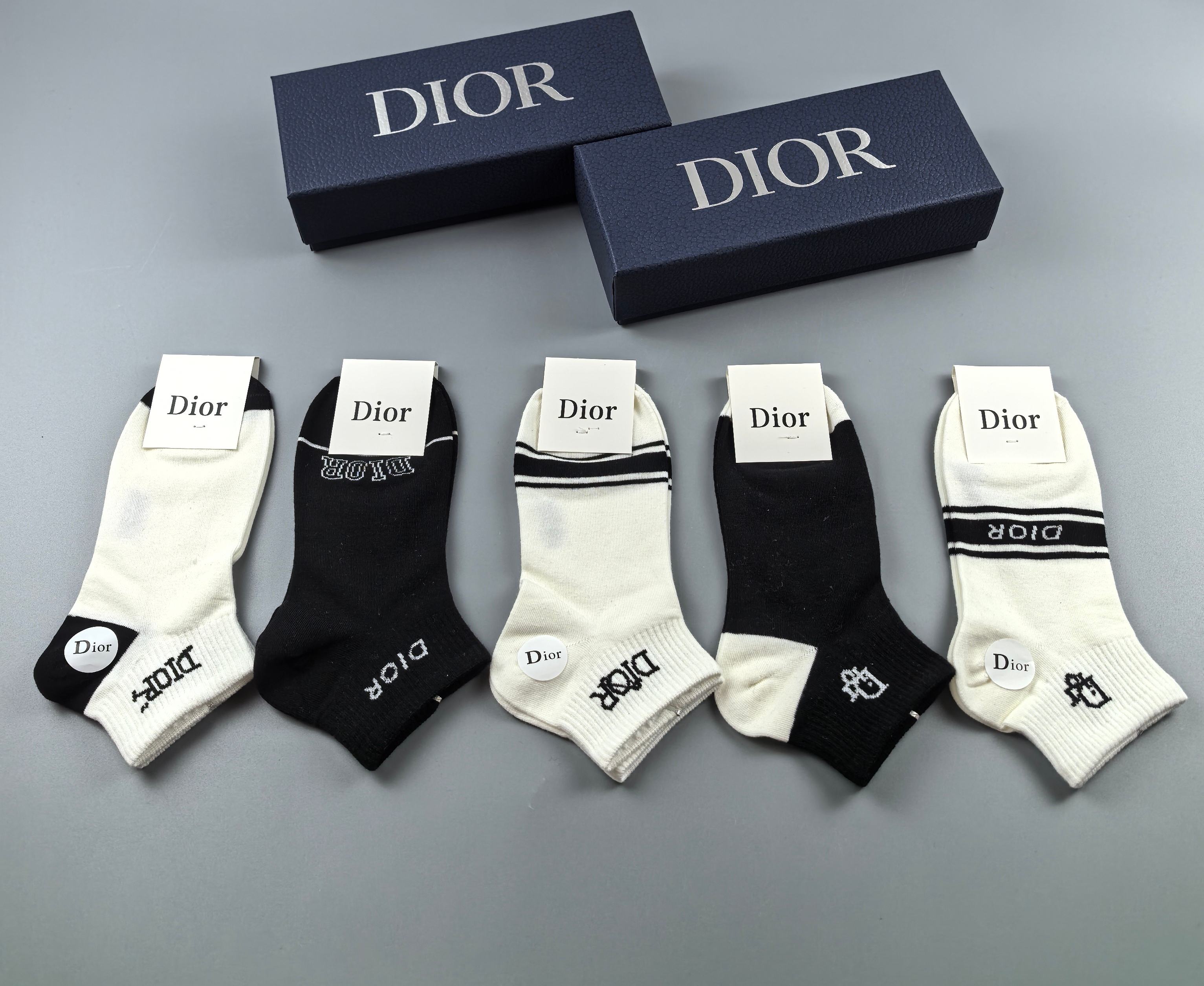 🔥🔥🔥Dior（迪奥）专柜同步款式[得意]机智]纯棉质量、上脚🦶舒适[好的]吸汗透气性强[强][强]一盒