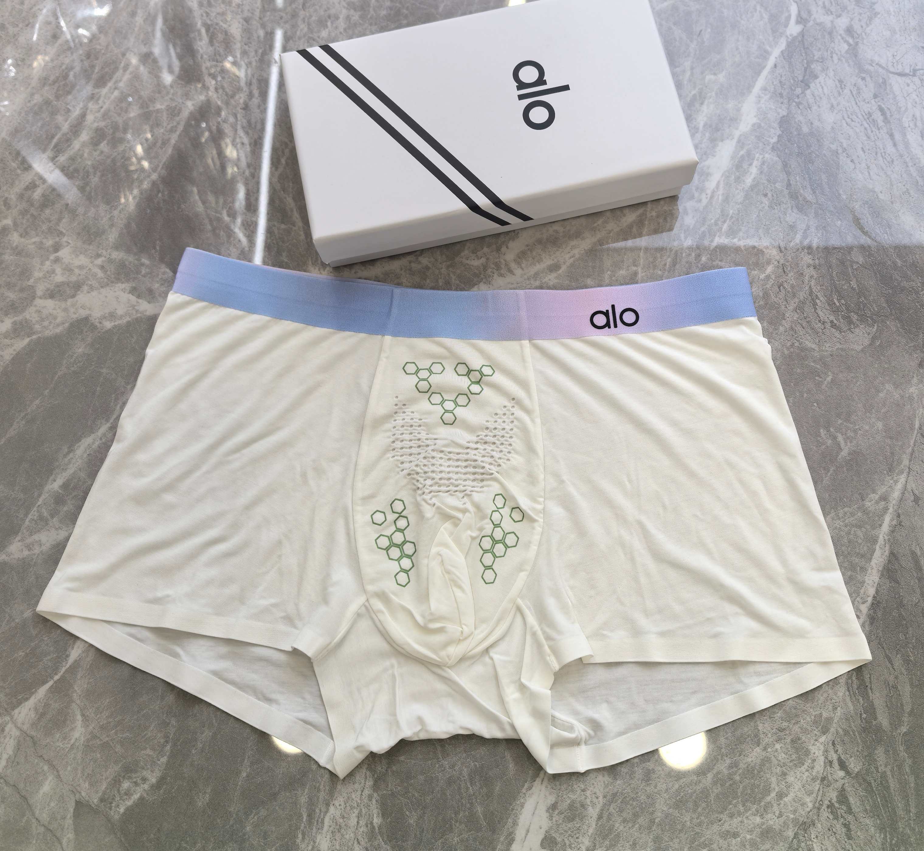  新品！alo 原单品质，时尚潮男新品 锦纶冰丝无缝切割工艺 科学配 80支蓝鲸莫代尔，丝滑 透气 舒适
