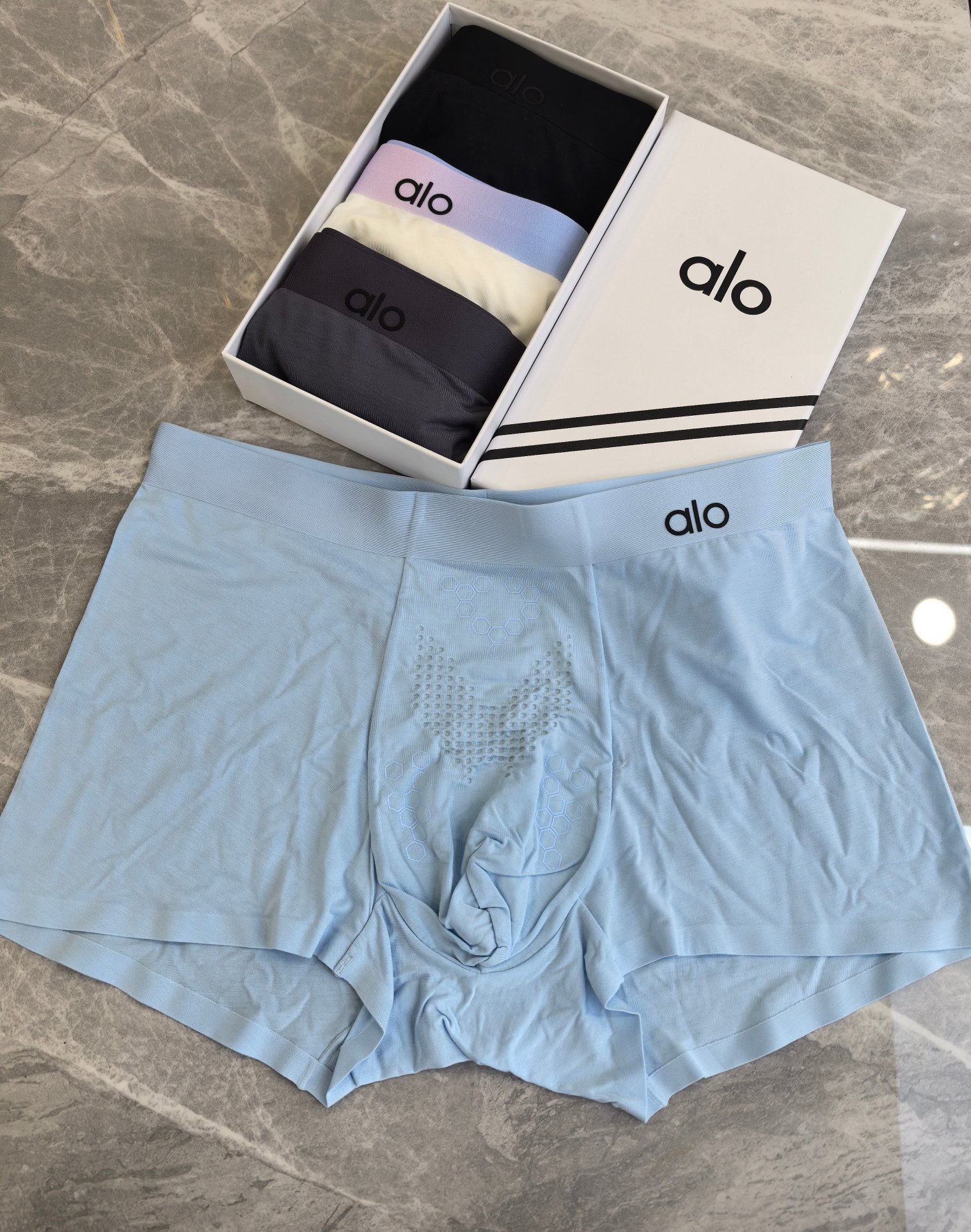  新品！alo 原单品质，时尚潮男新品 锦纶冰丝无缝切割工艺 科学配 80支蓝鲸莫代尔，丝滑 透气 舒适