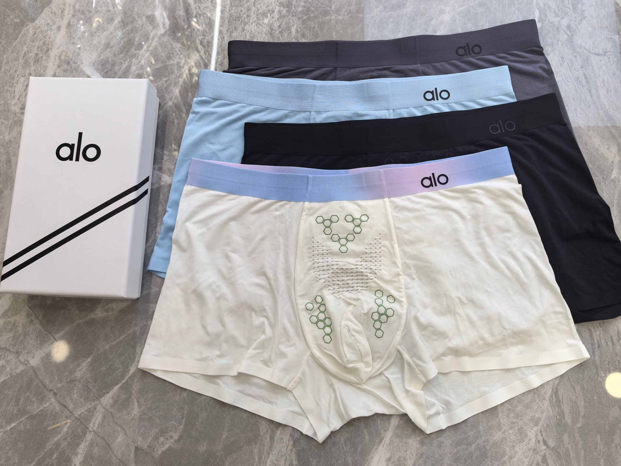 新品！alo 原单品质，时尚潮男新品 锦纶冰丝无缝切割工艺 科学配 80支蓝鲸莫代尔，丝滑 透气 舒适