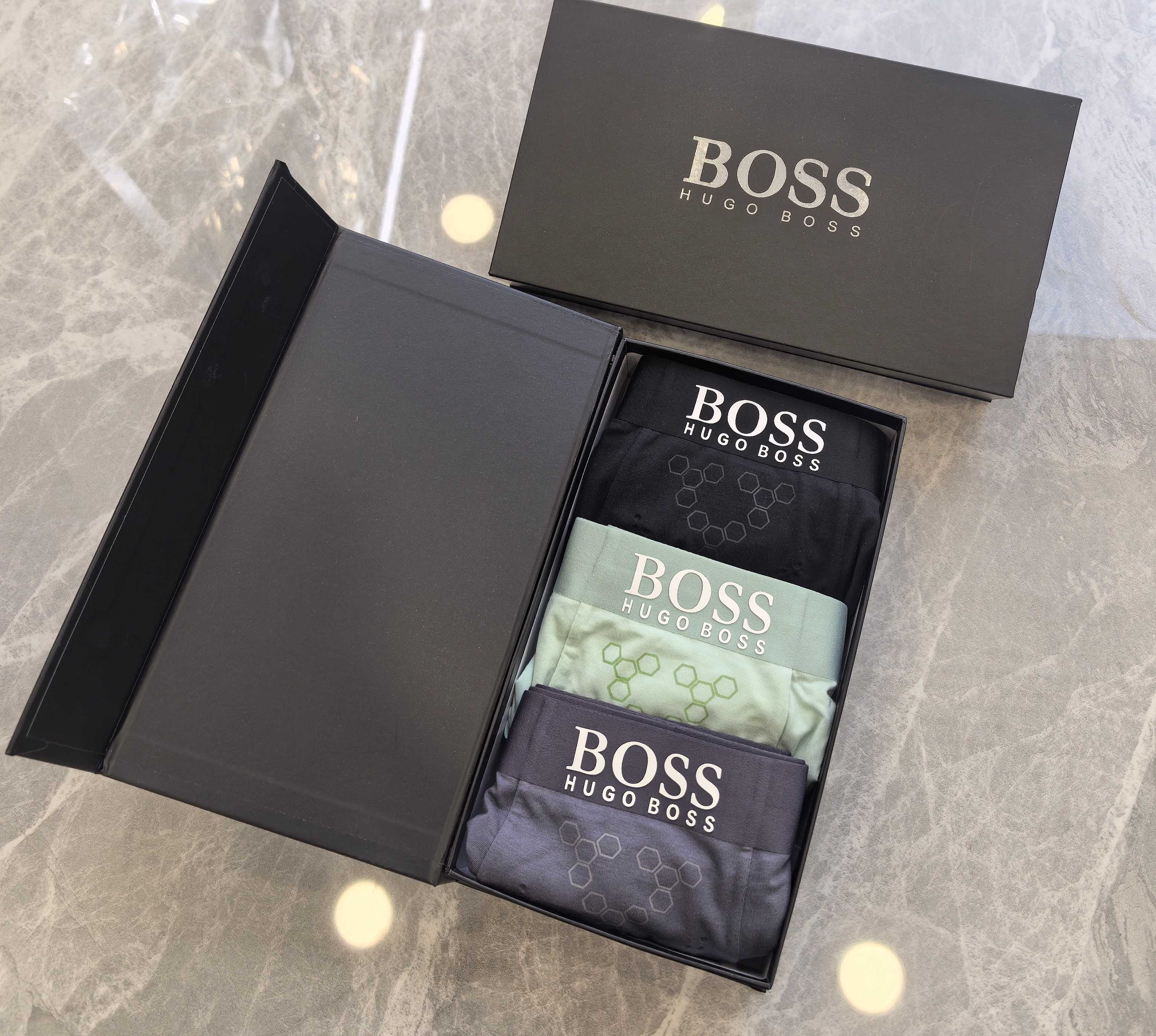  新品！BOSS原单品质，时尚潮男新品 锦纶冰丝无缝切割工艺 科学配 80支蓝鲸莫代尔，丝滑 透气 舒适