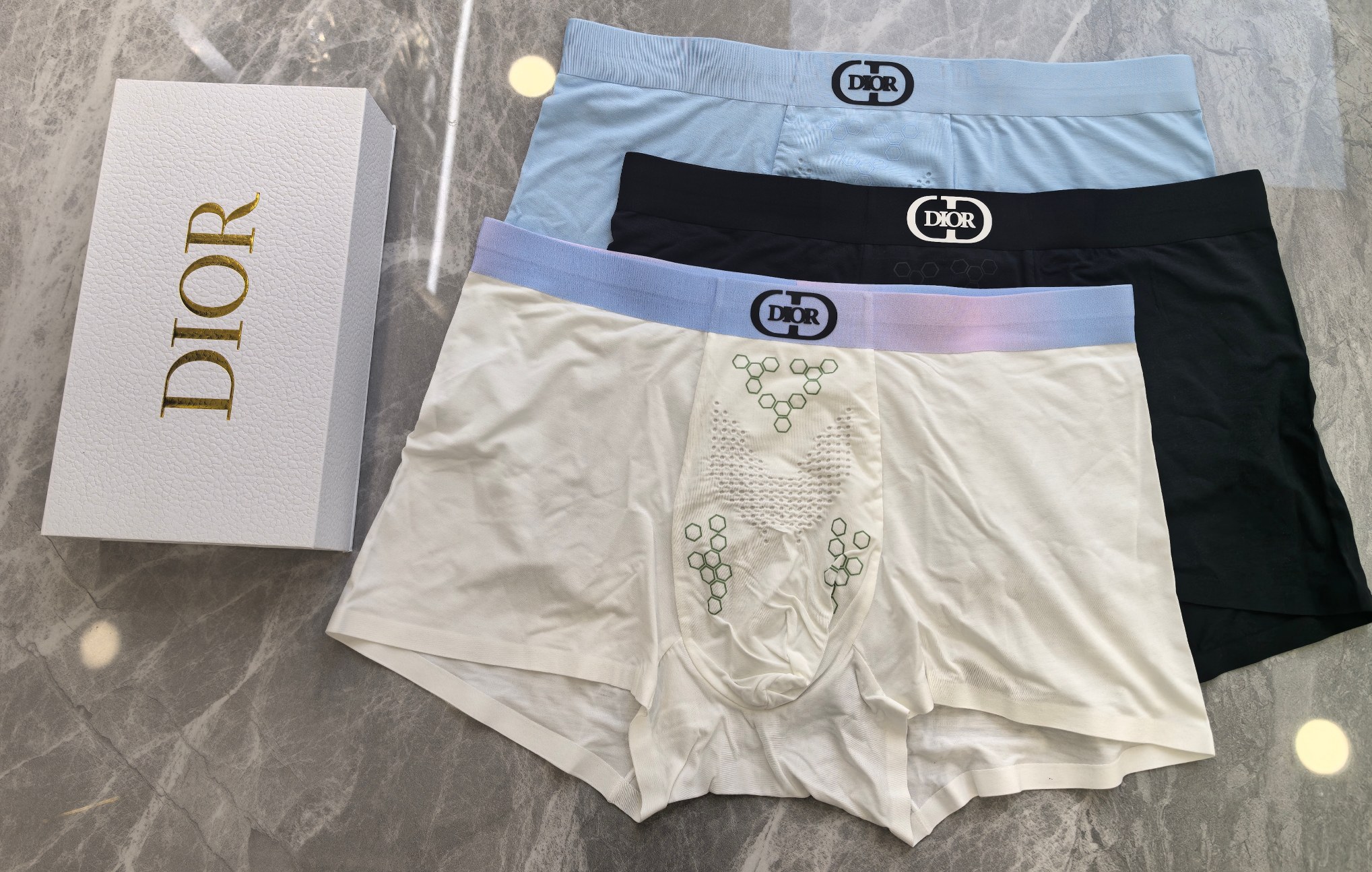  新品！DIOR（迪奥）） 原单品质，时尚潮男新品 锦纶冰丝无缝切割工艺 科学配 80支蓝鲸莫代尔，丝滑