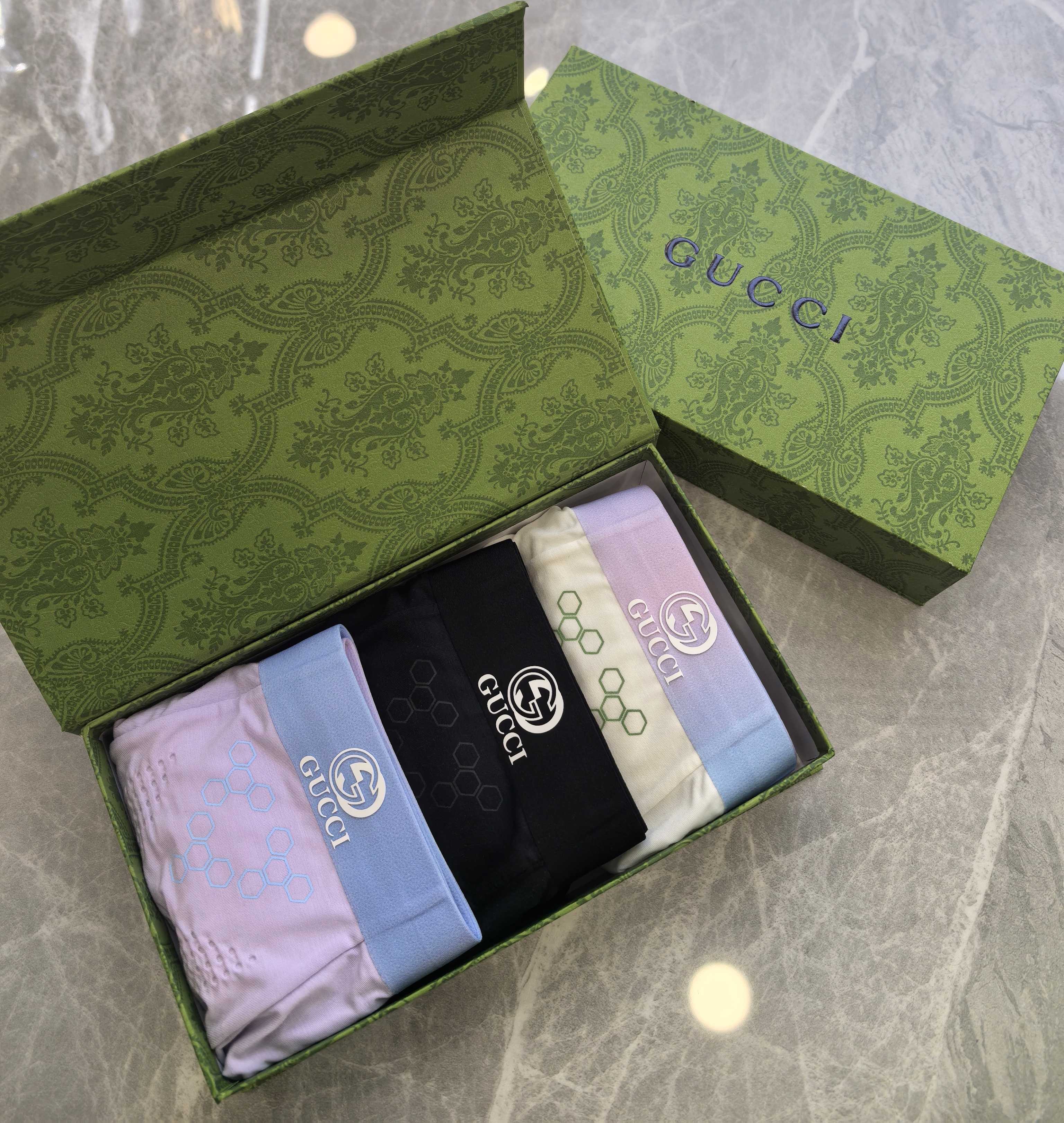  新品！GUCCI（古琦）原单品质，时尚潮男新品 锦纶冰丝无缝切割工艺 科学配 80支蓝鲸莫代尔，丝滑 