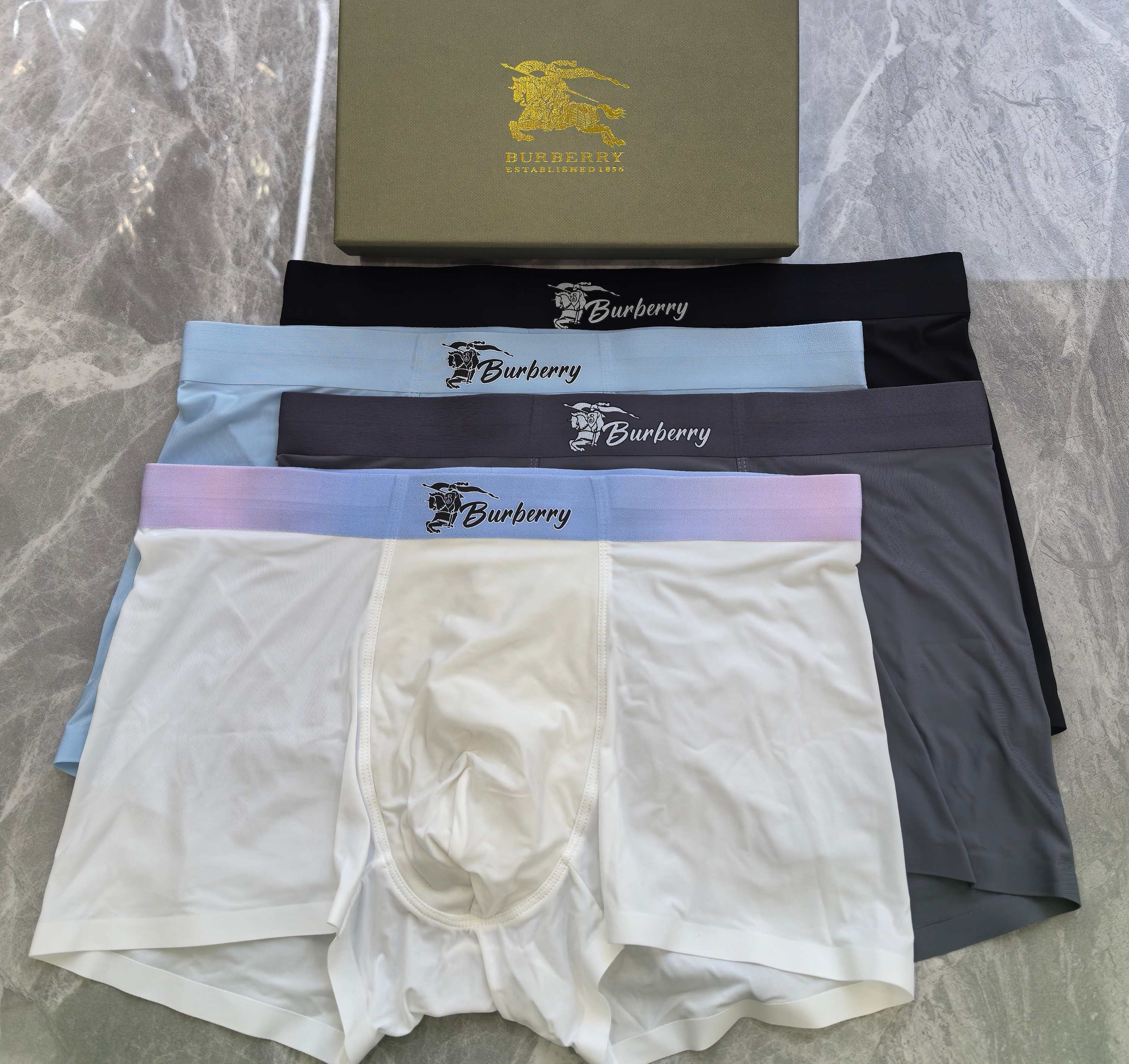  BURBERRY（巴宝莉）原单品质！精品盒装男士内裤！外贸国外订单，高品质，锦纶冰丝无痕切割工艺 科学