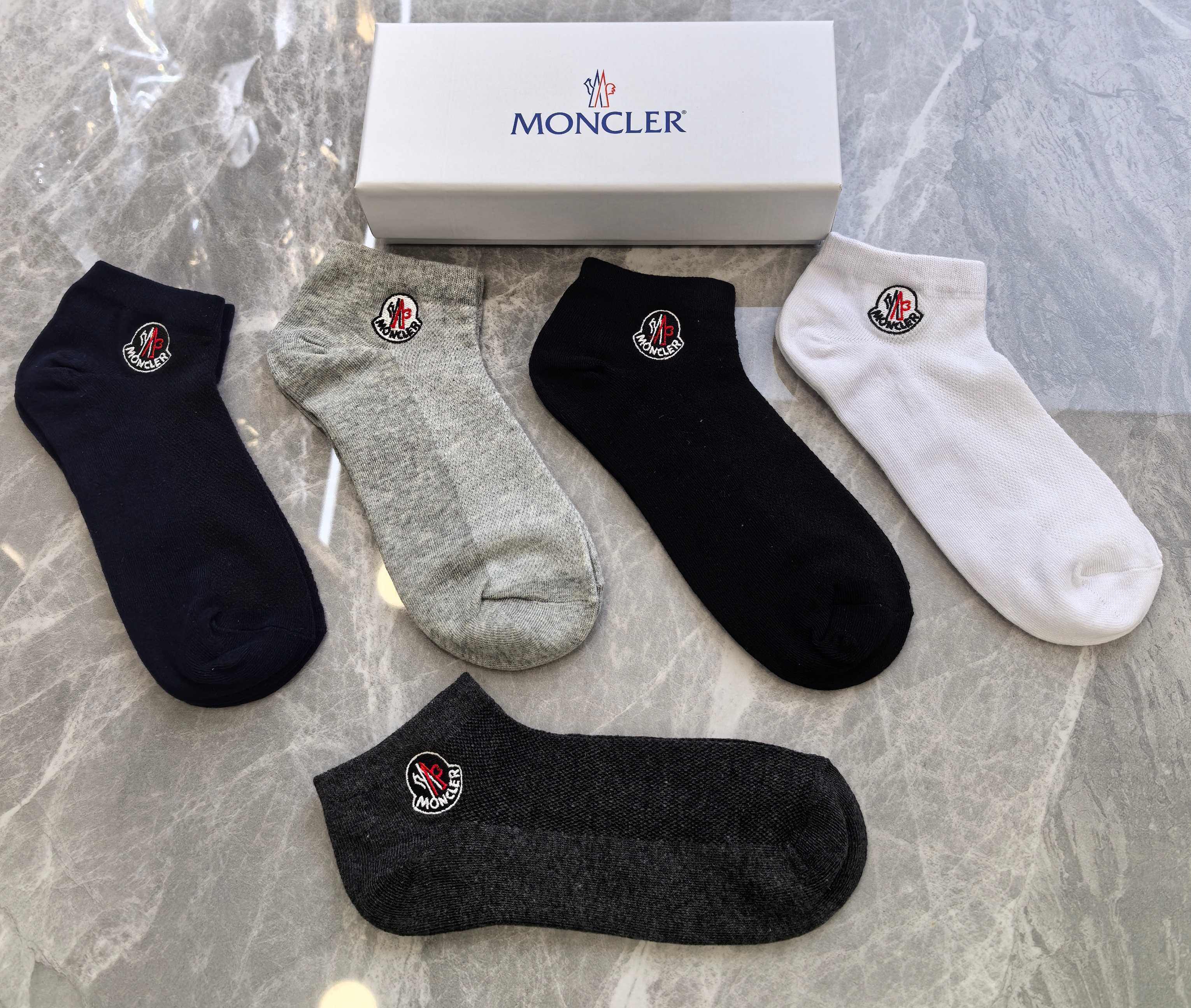 🔥🔥🔥网面出新啦 MONCLER（蒙口））专柜同步发售、纯棉好质量、抗菌防霉、透气舒适、一盒5对入[礼物