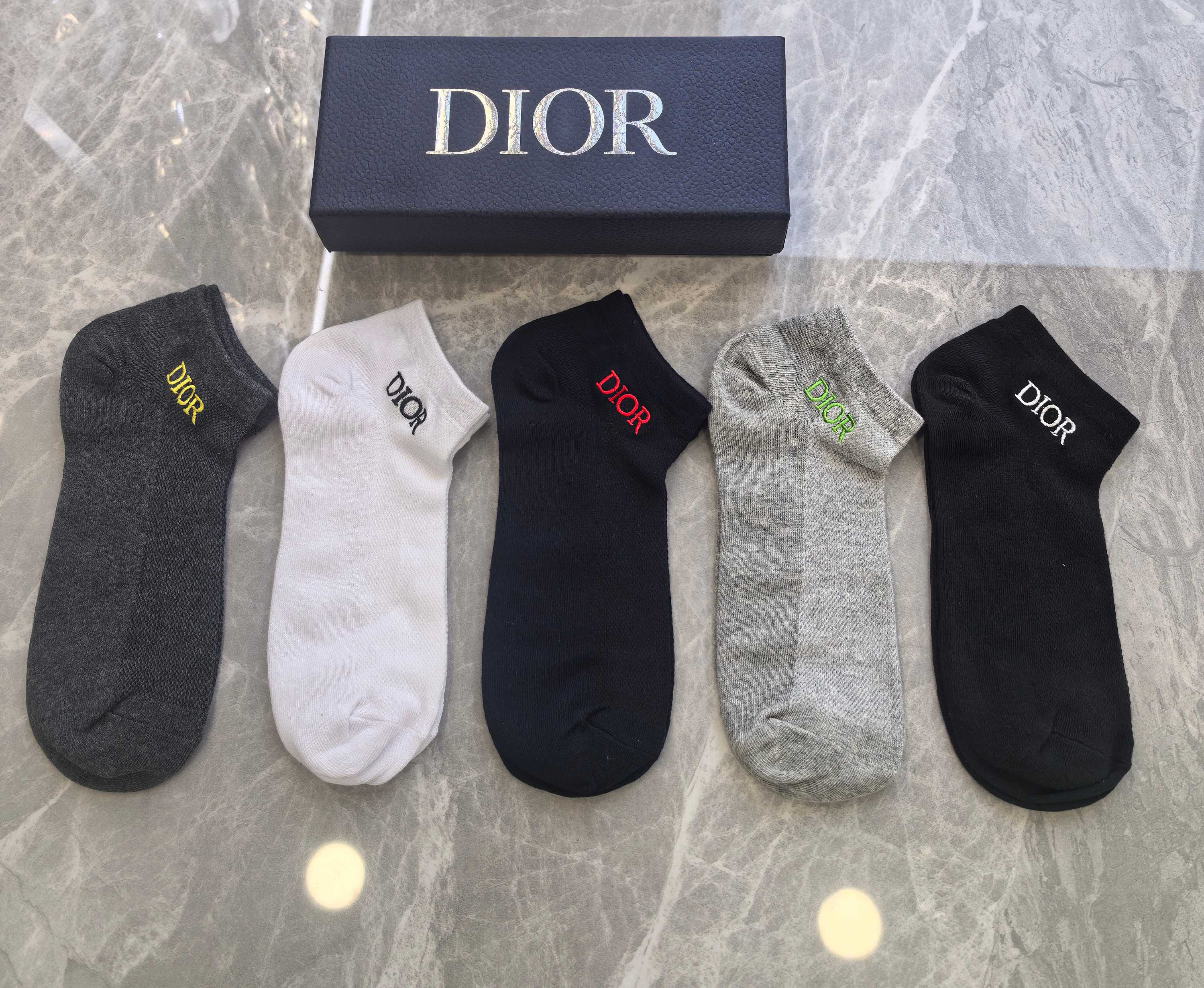🔥🔥🔥网面 Dior（迪奥）专柜同步款式[得意]机智]纯棉质量、上脚🦶舒适[好的]吸汗透气性强[强][强