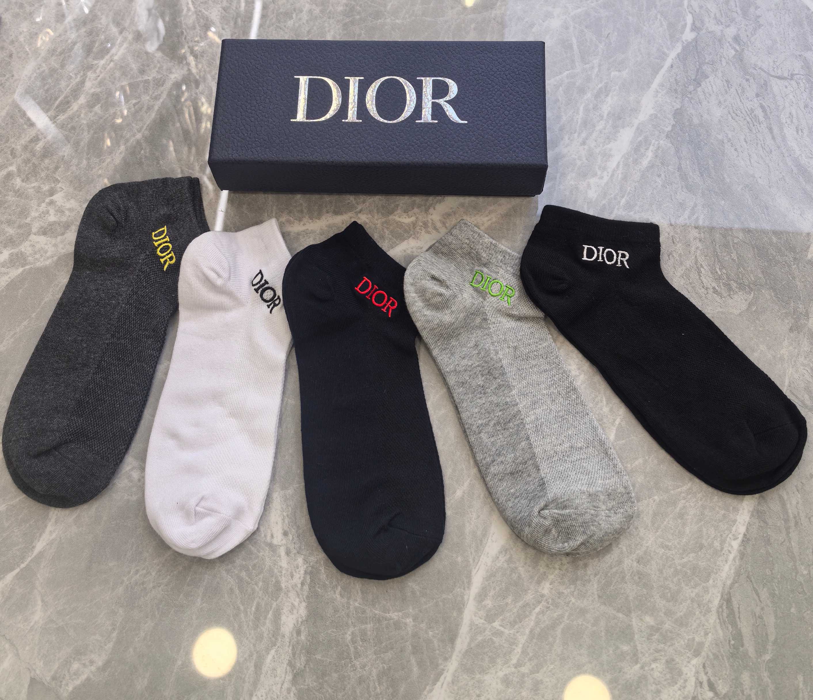 🔥🔥🔥网面 Dior（迪奥）专柜同步款式[得意]机智]纯棉质量、上脚🦶舒适[好的]吸汗透气性强[强][强